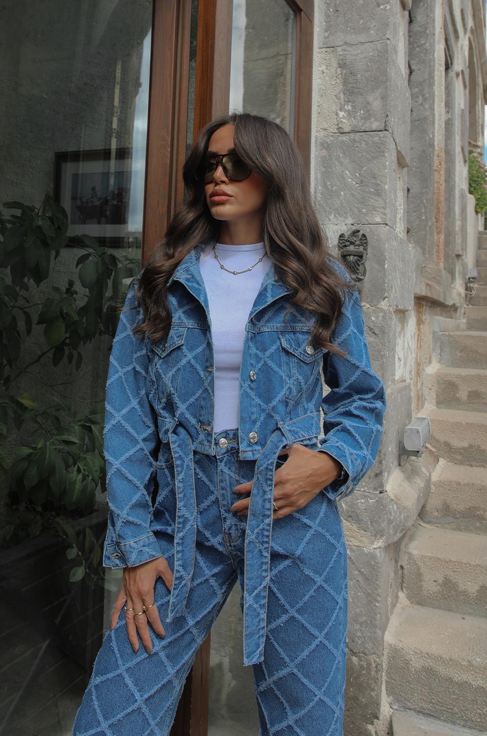 MAVI DOKULU KEMER DETAYLI DENIM CEKET