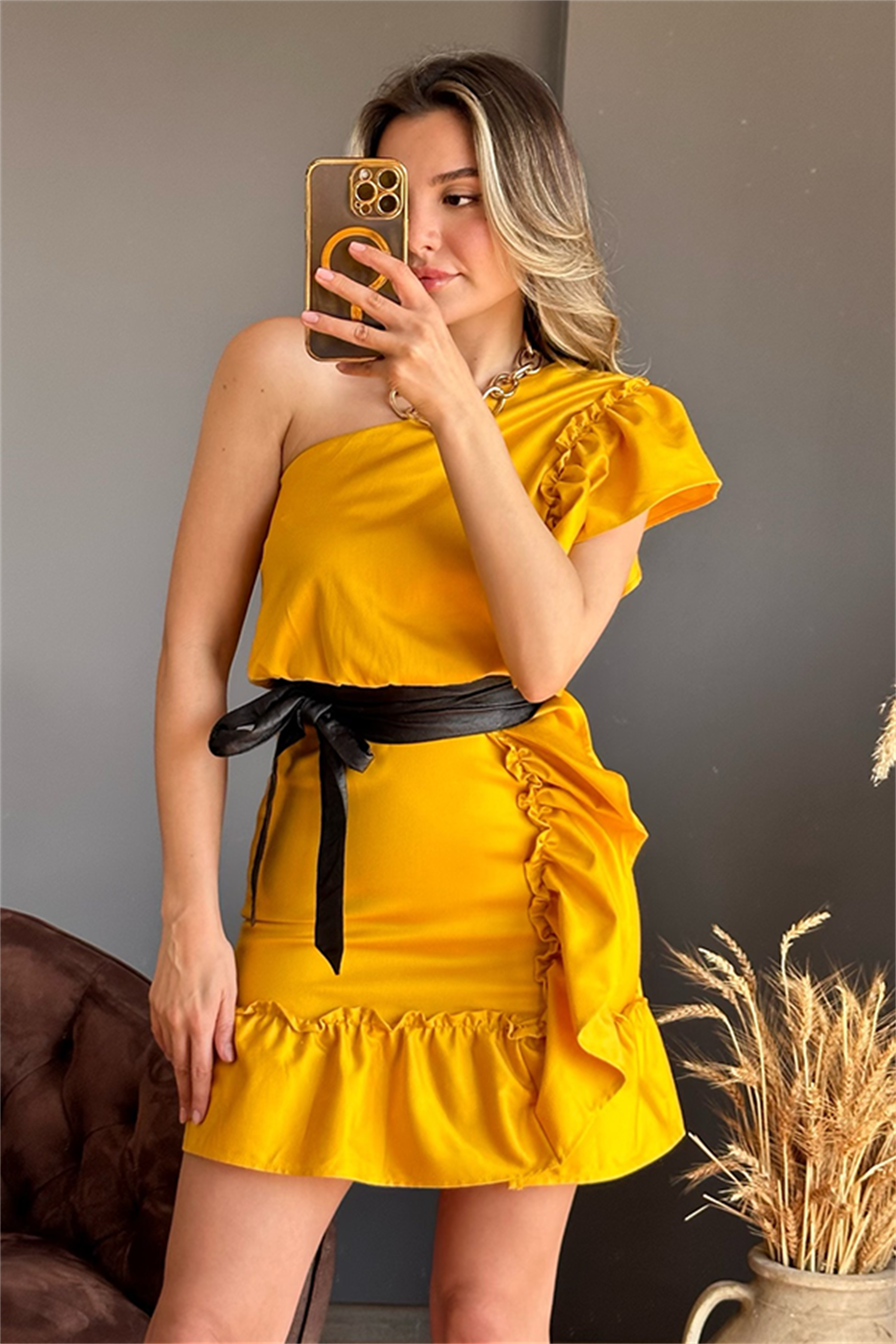 Melita tek omuz hardal sarısı elbise