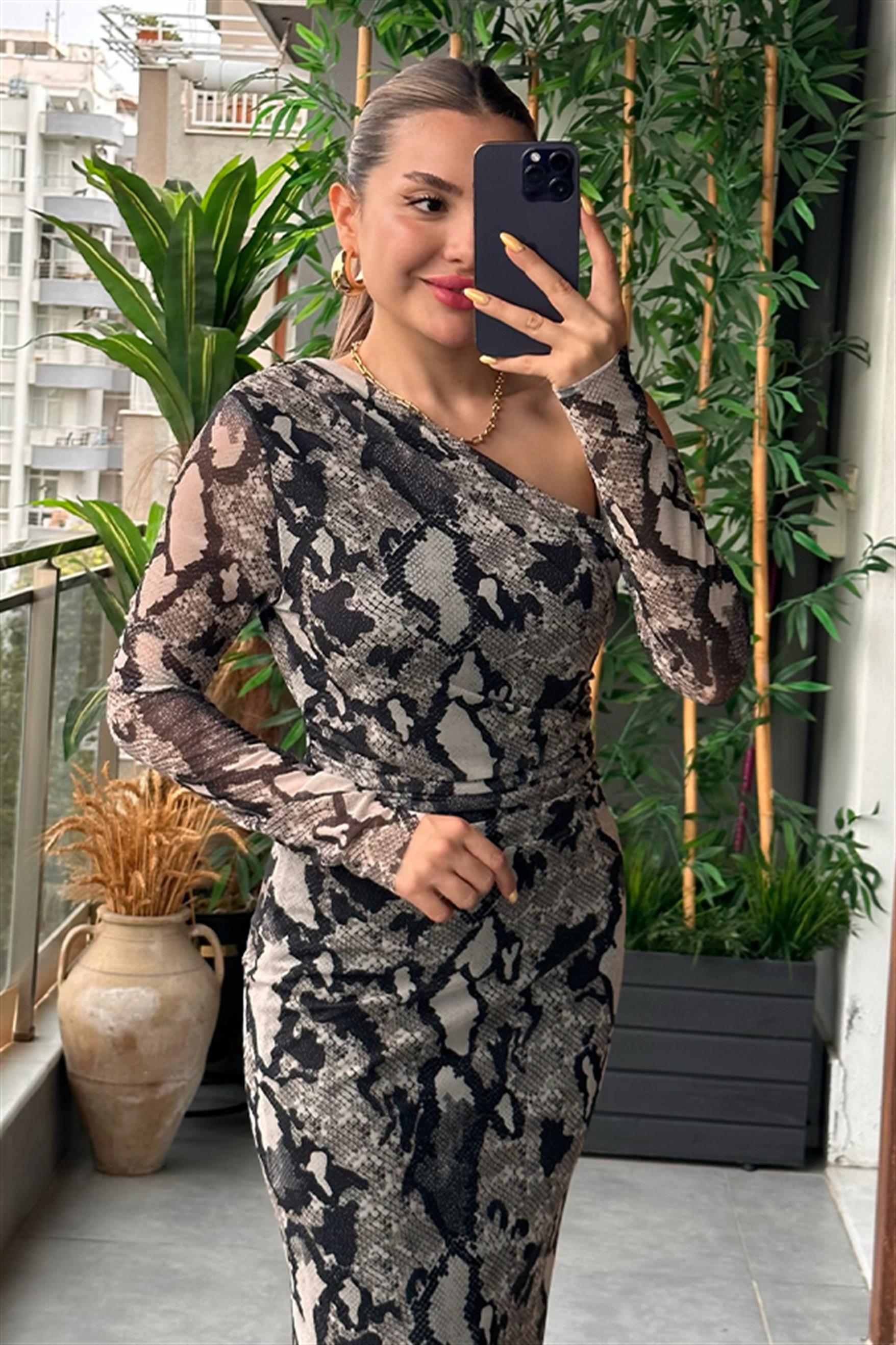 Merce Yılan Desenli Büzgülü Midi Elbise