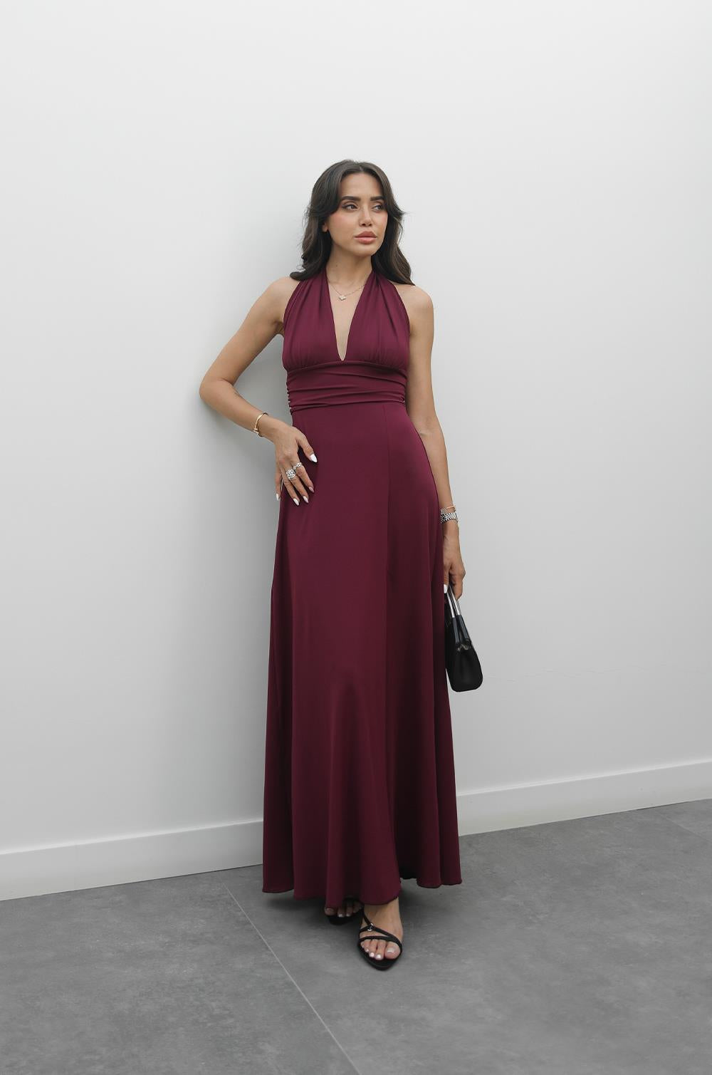 MÜRDÜM BOYUNDAN BAĞLAMALI ELBISE