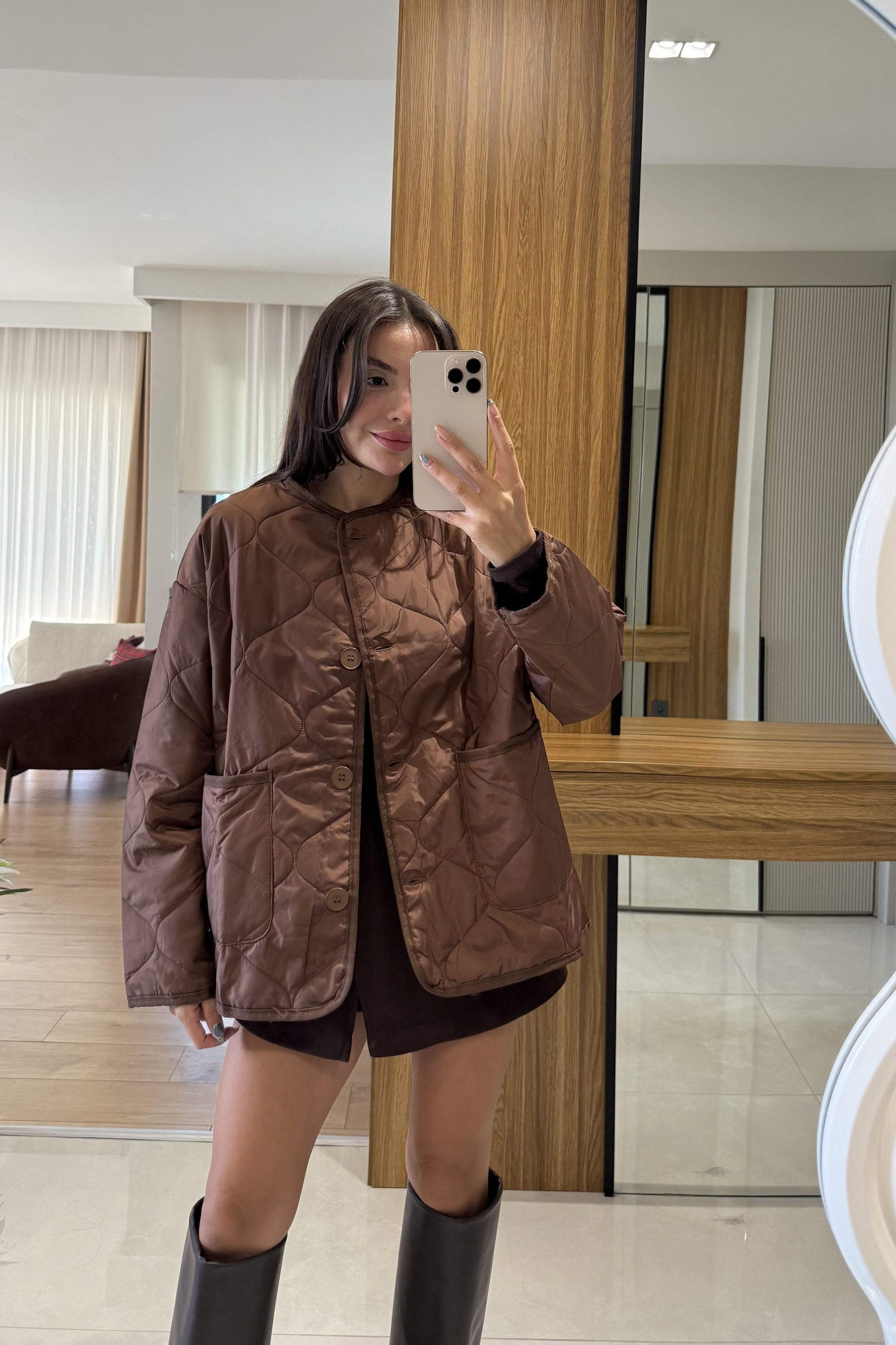 Nadja Kahve Kapitone Mont