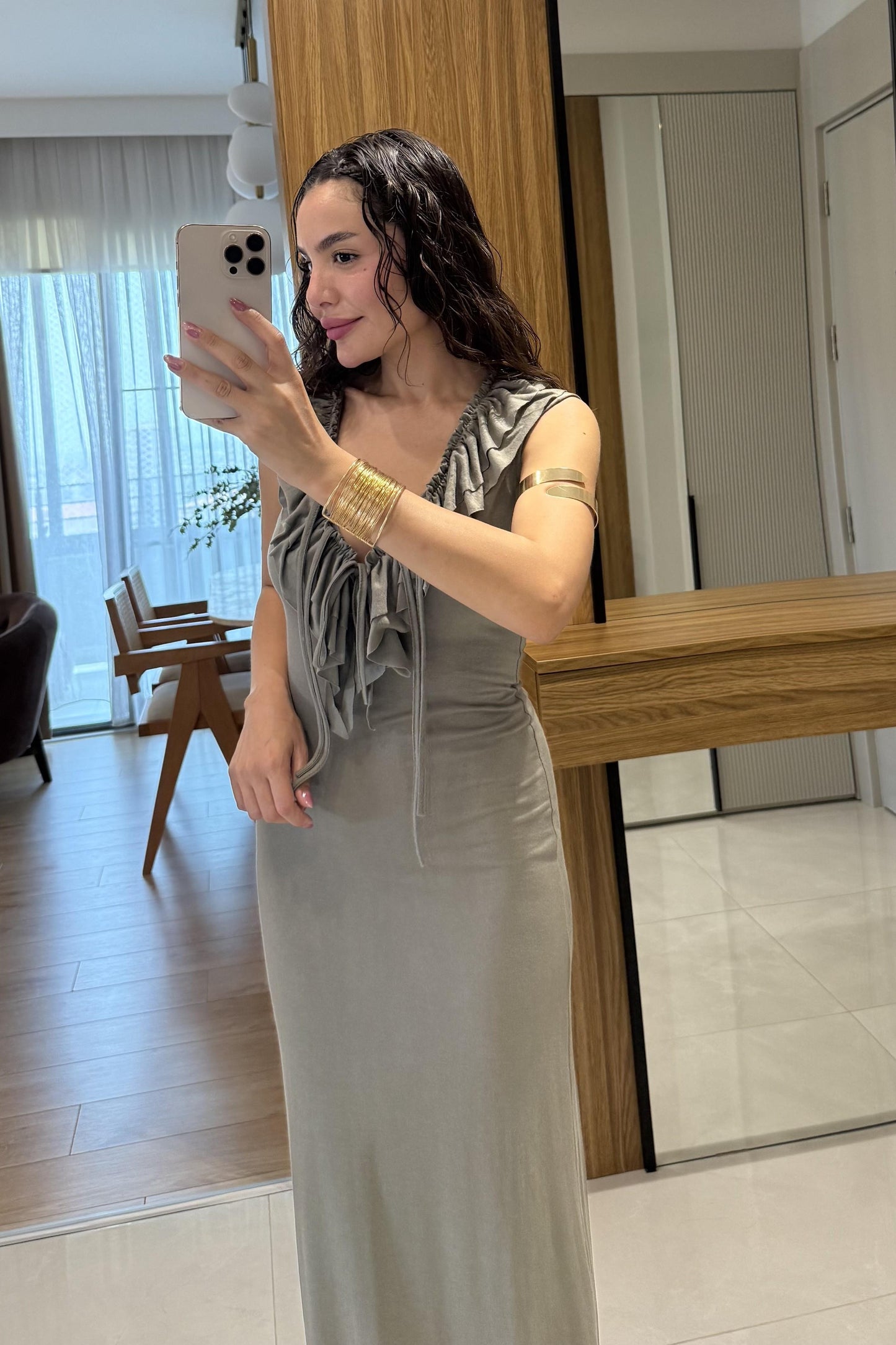 Nasci Haki Önden Fırfırlı Uzun Elbise