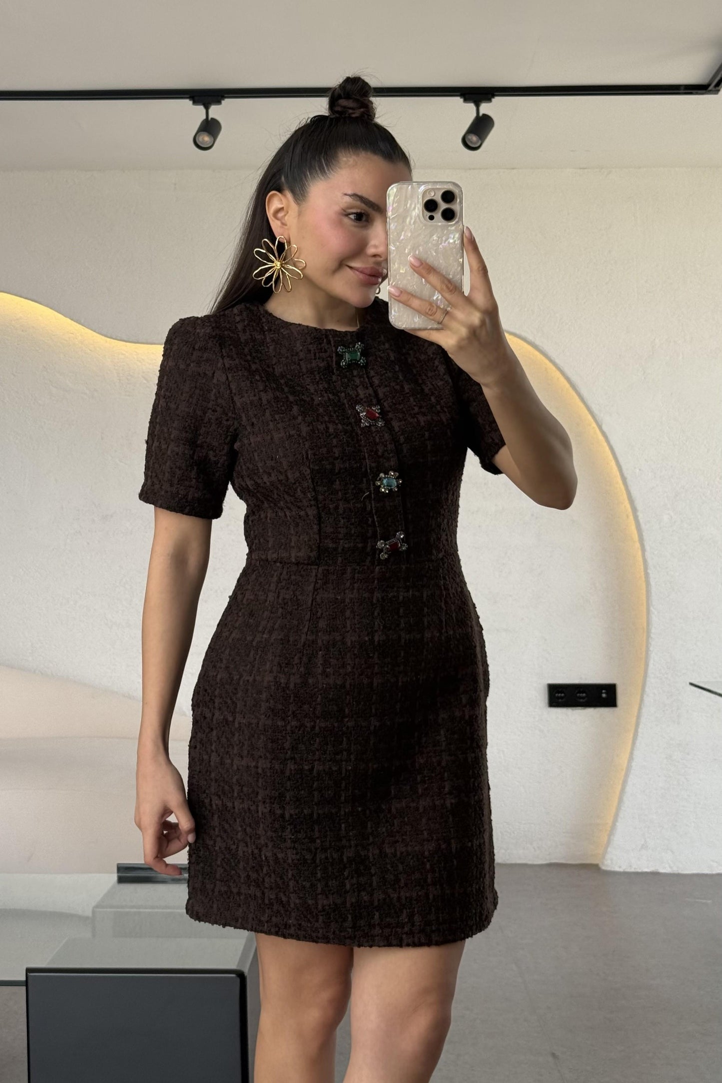 Nataly Kahve Tüvit Taşlı Düğmeli Elbise