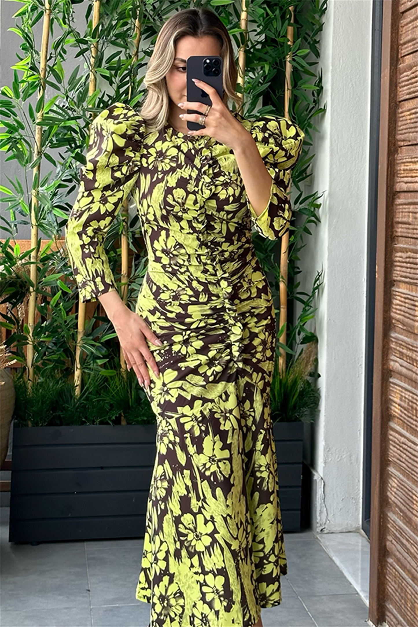 Neon sarı karpuz kol drapeli tasarım elbise