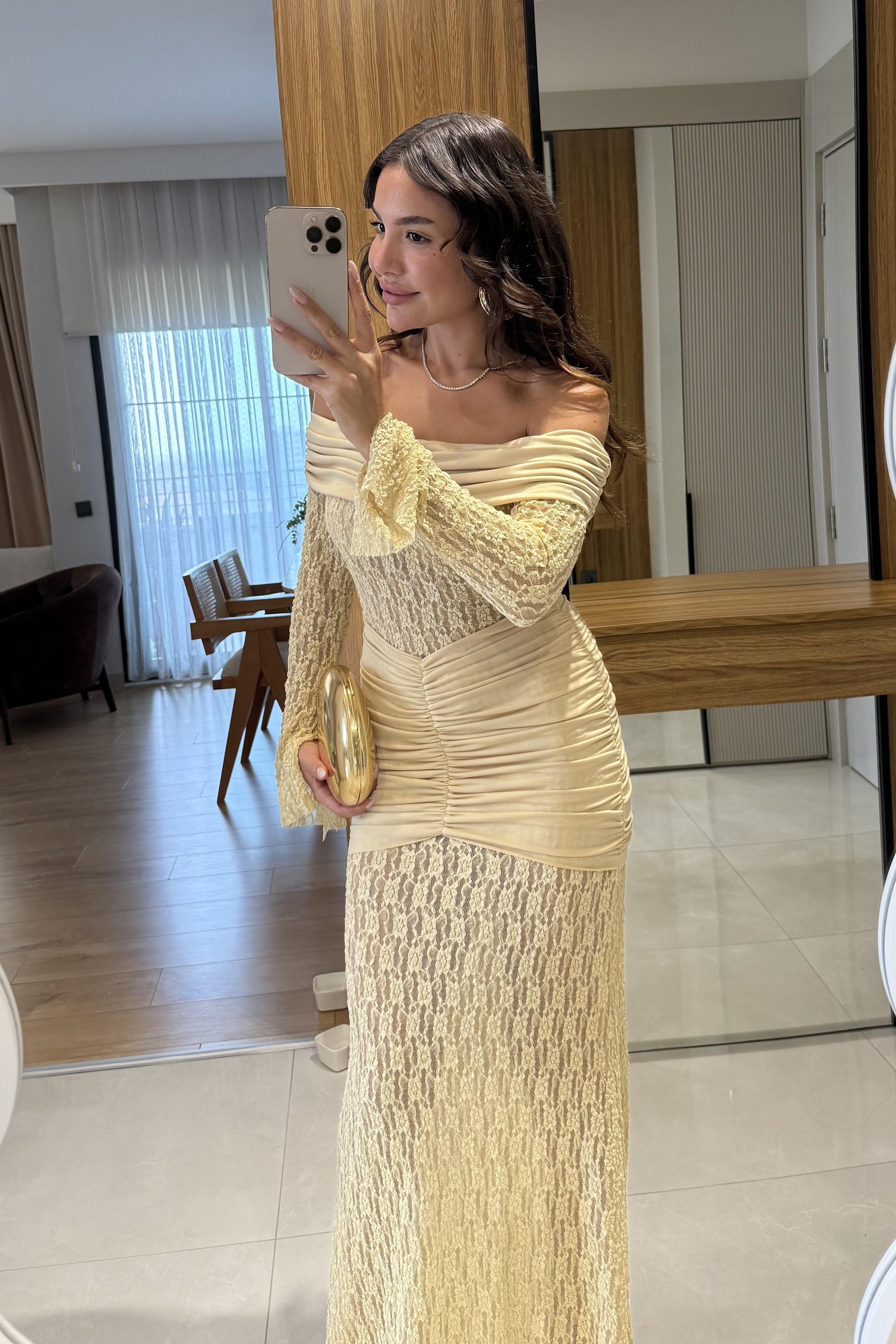 Nexora Sarı Dantel Madonna Yaka Elbise