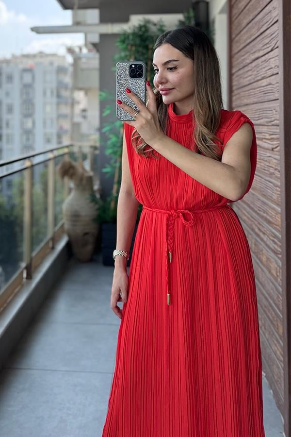 Nicky Bel Kemerli Piliseli Kırmızı Elbise