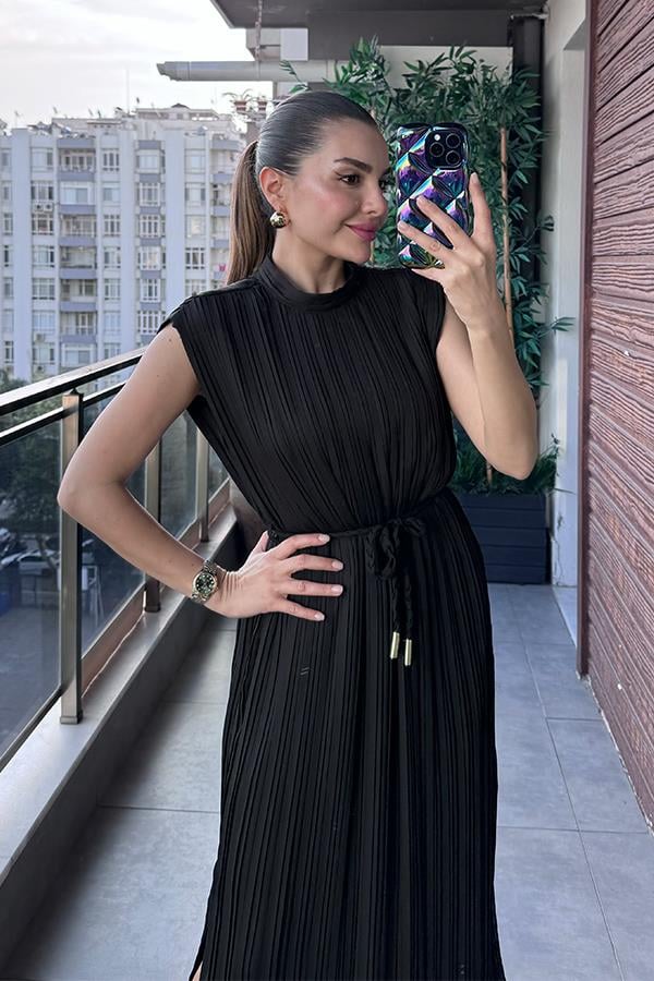 Nicky Bel Kemerli Piliseli Siyah Elbise