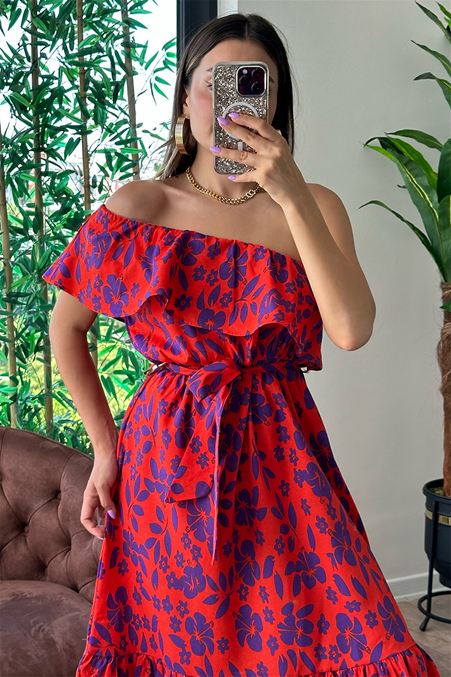 Nikki tek omuz mor çiçekli kırmızı elbise