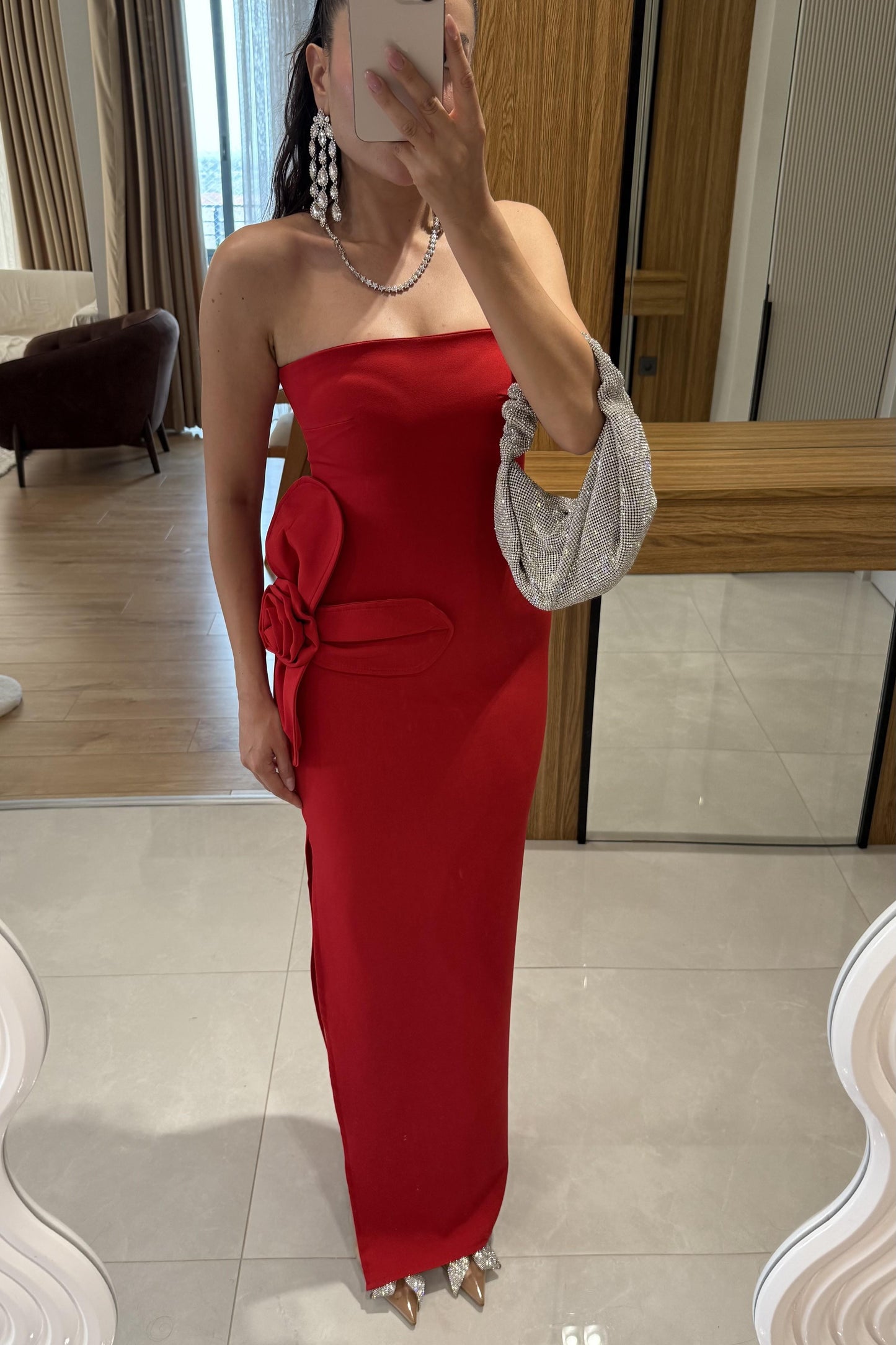 Orselle Kırmızı Gül Detaylı Straplez Elbise