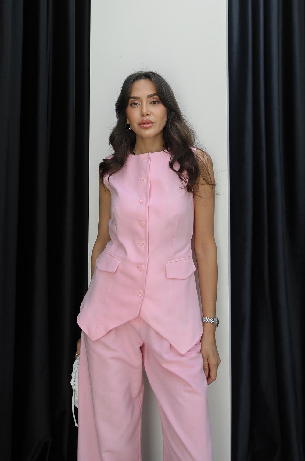 PEMBE ARKASI KEMERLI KETEN YELEK