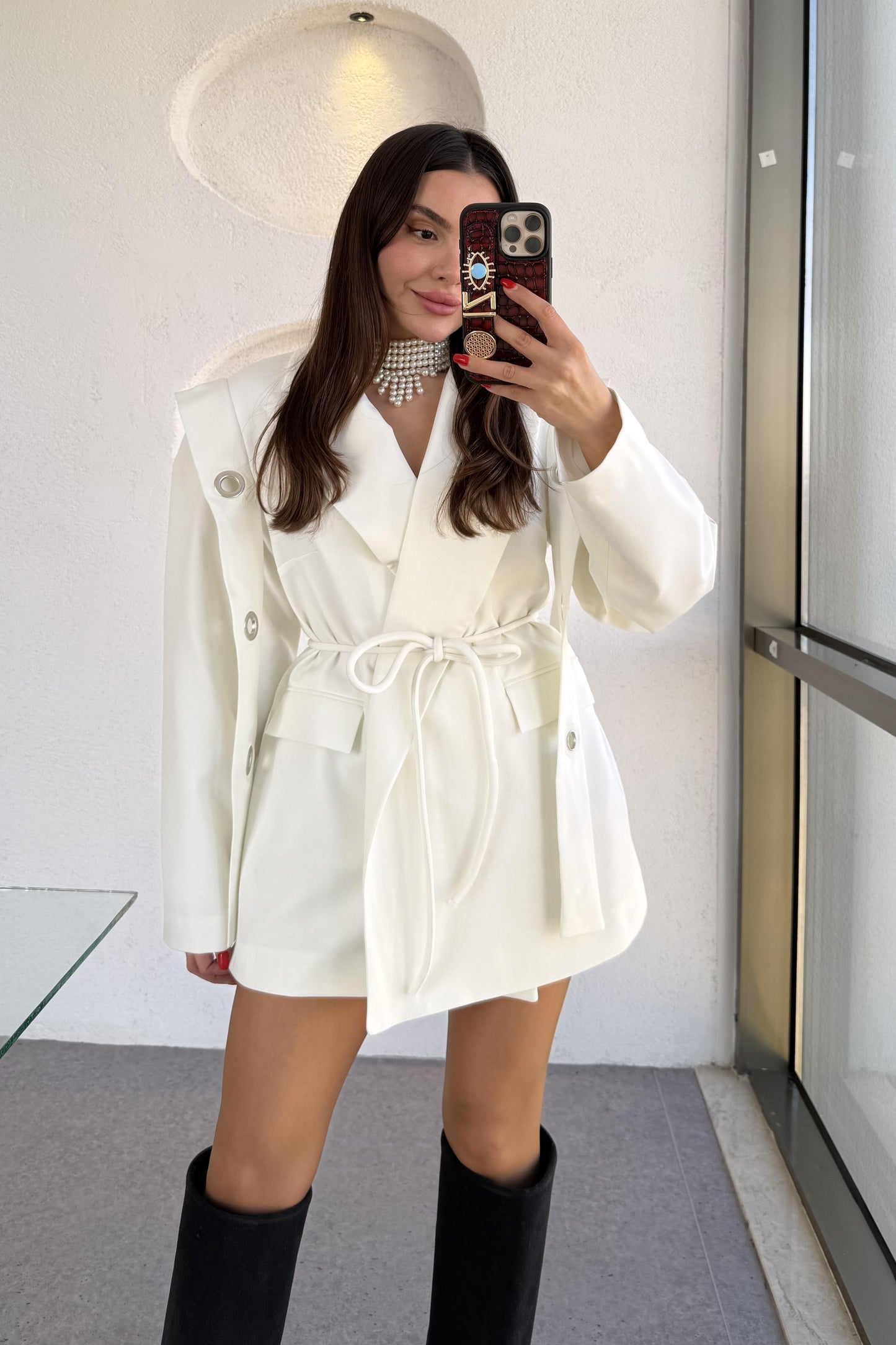 Polinya Beyaz Bağlamalı Tasarım Ceket