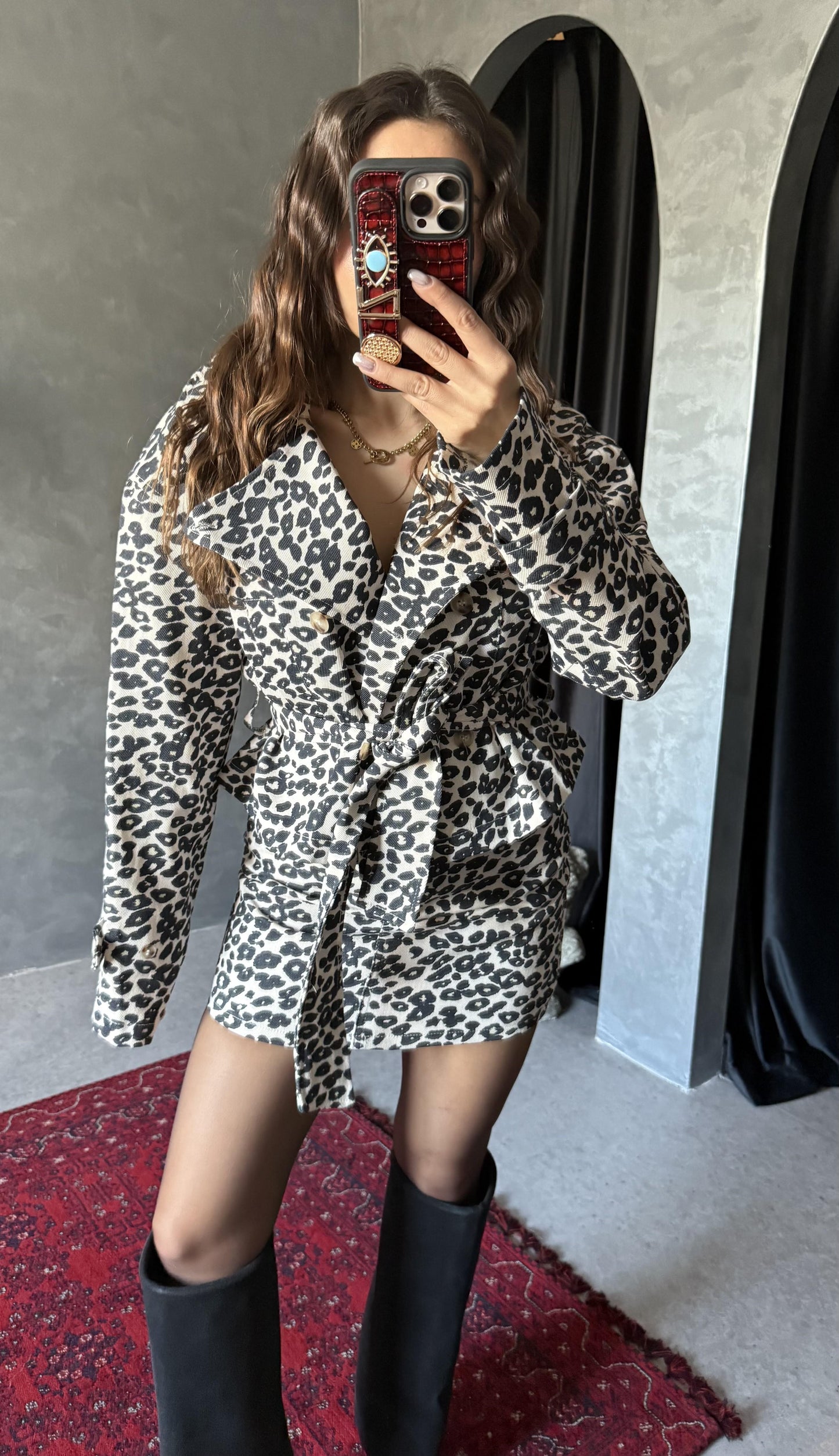 Uganda Siyah Leopar Kemerli Ceket