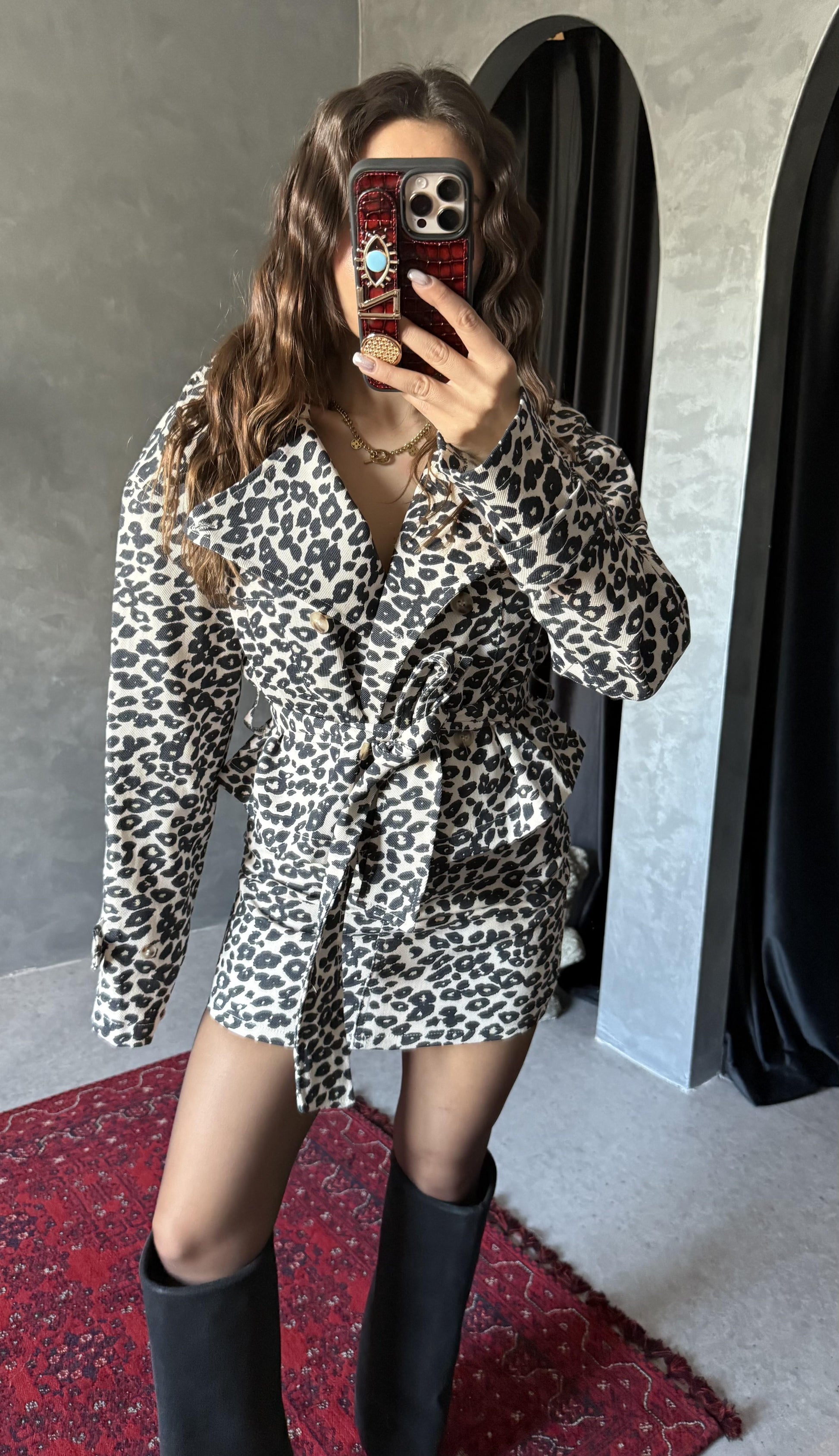 Uganda Siyah Leopar Kemerli Ceket