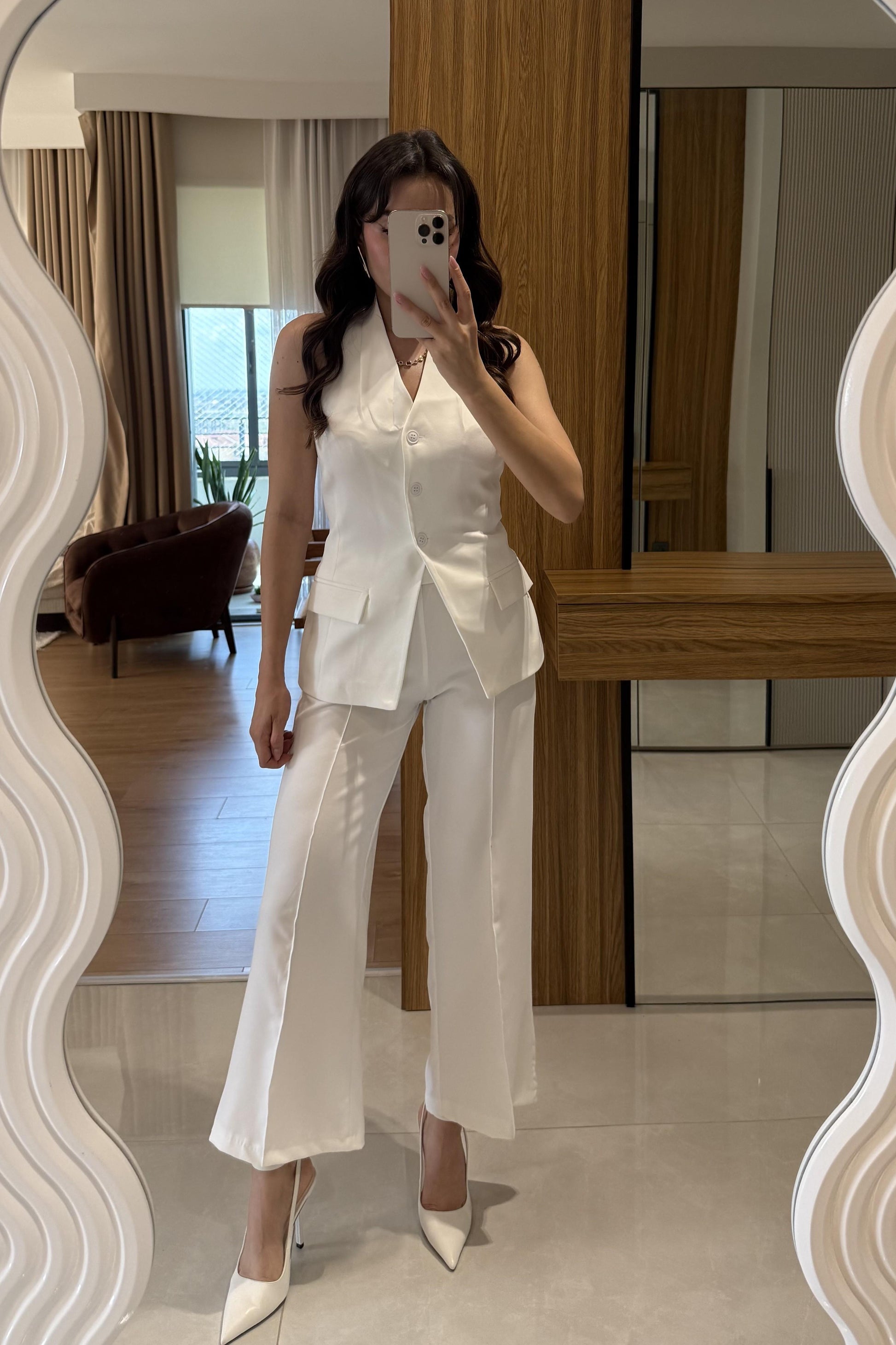 Velora Beyaz Premium Yelekli Takım