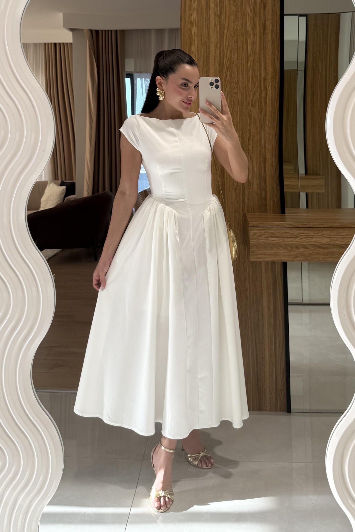 Vexia Beyaz Belden Oturtmalı Elbise