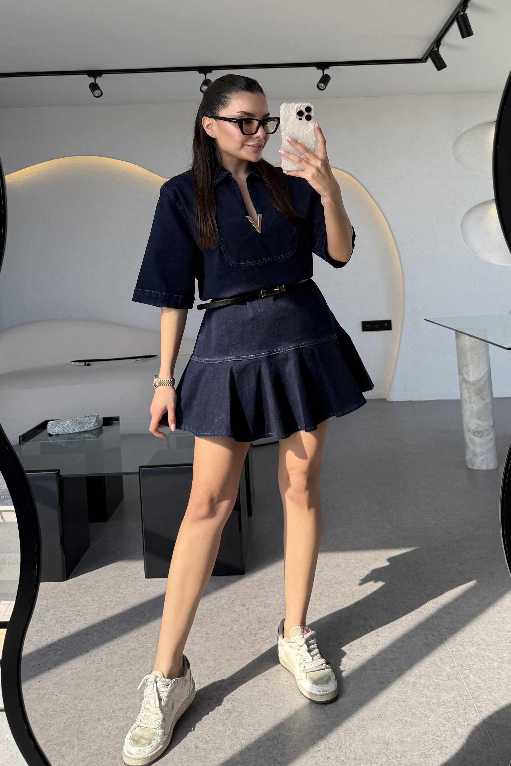 Visual Yaka Aksesuarlı Kot Elbise