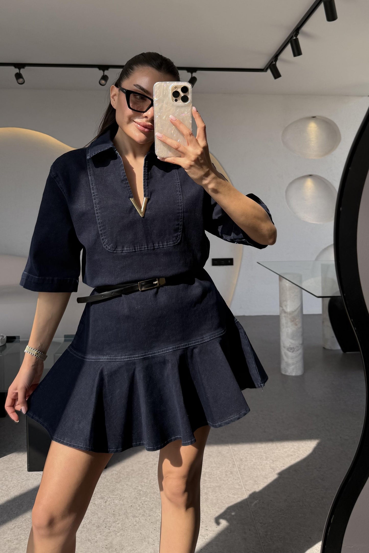 Visual Yaka Aksesuarlı Kot Elbise