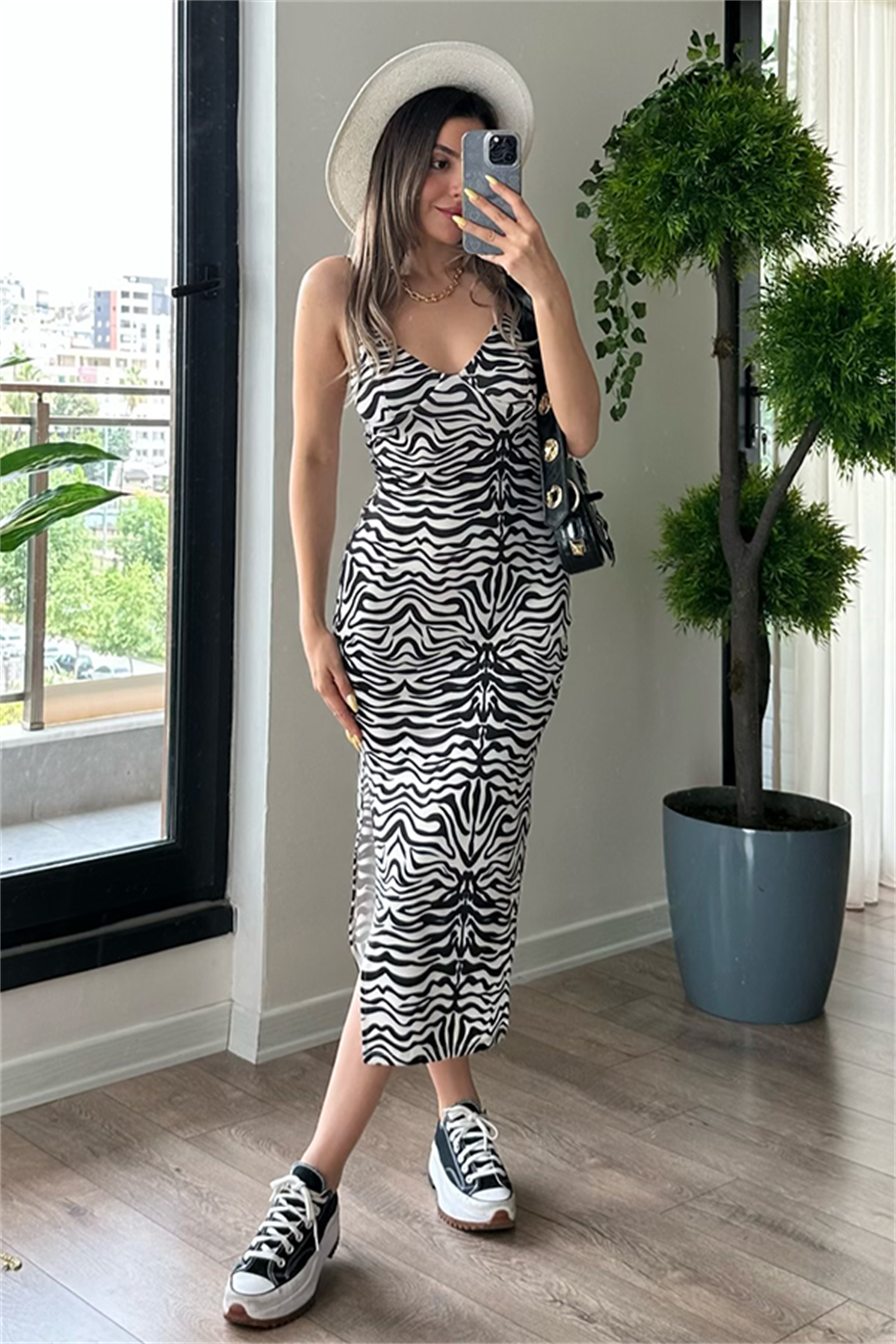 Zebra desen yırtmaçlı elbise