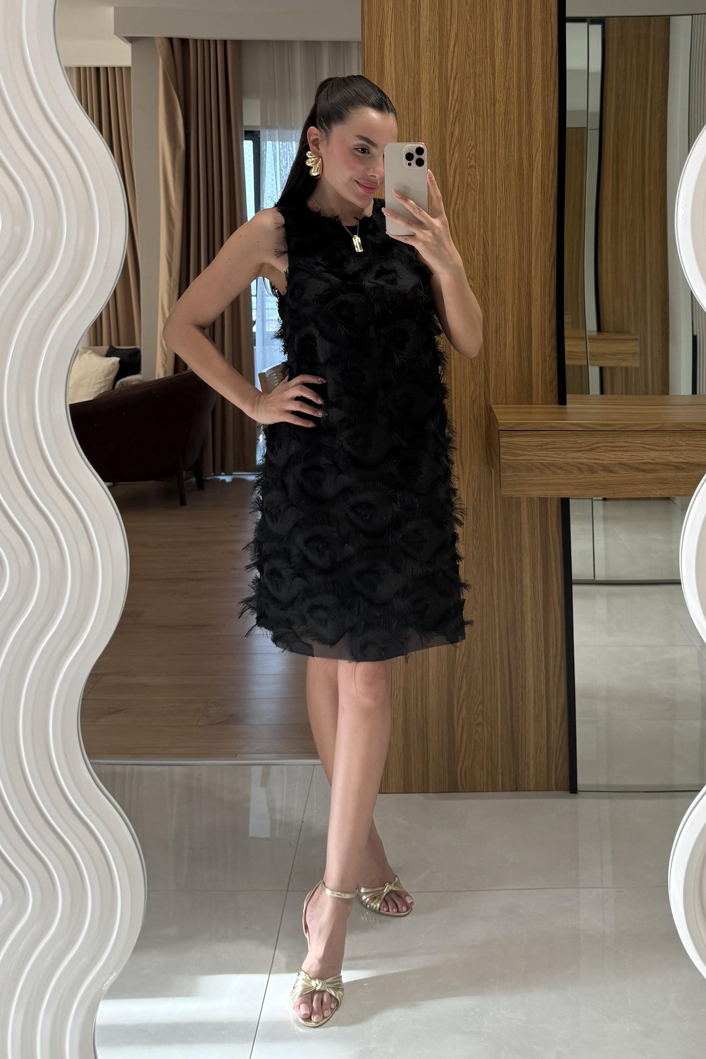 Zione Püsküllü Pencere Detaylı Siyah Elbise