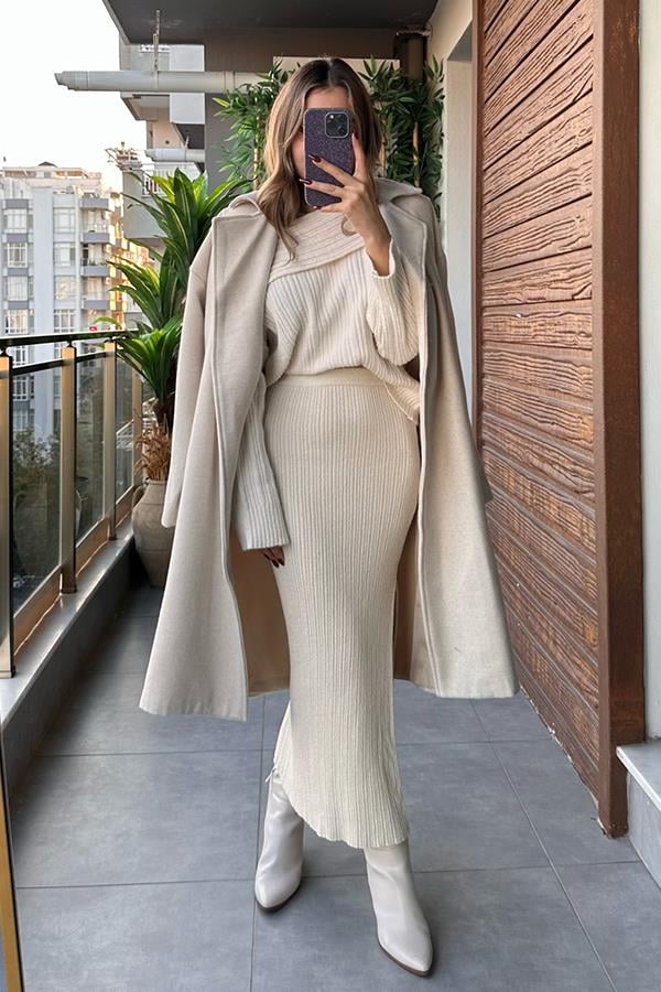 Zoe Yakalı Krem Kaban