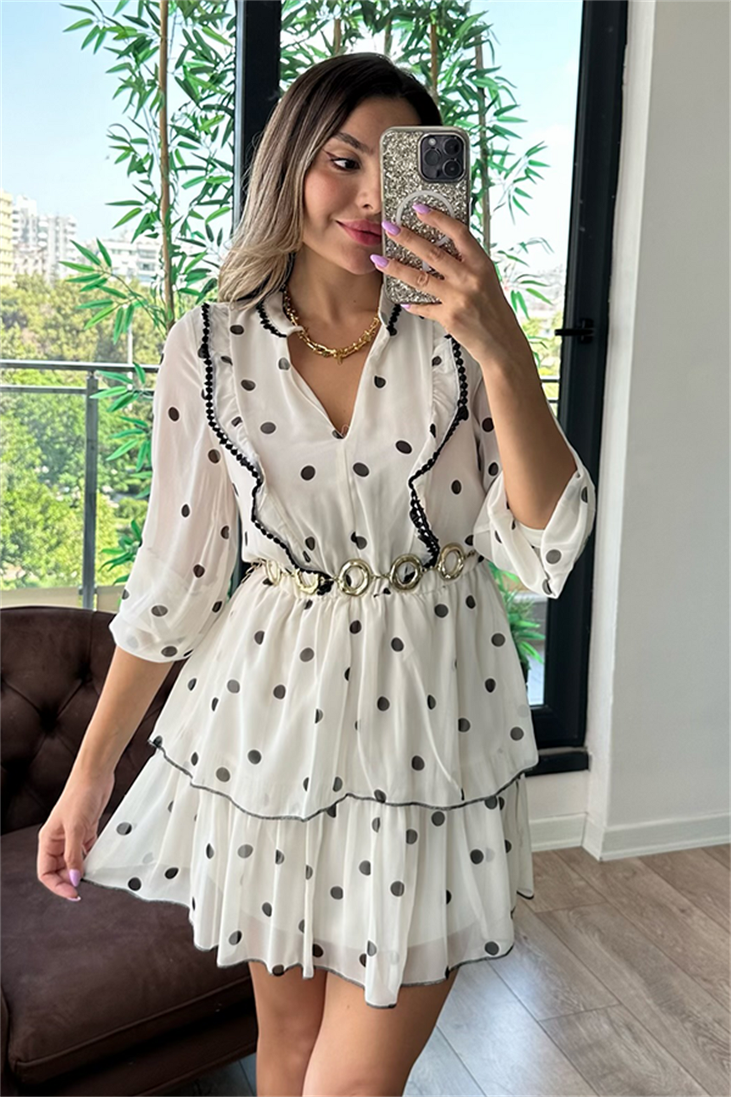 Amanda beyaz puantiyeli kat kat şifon elbise