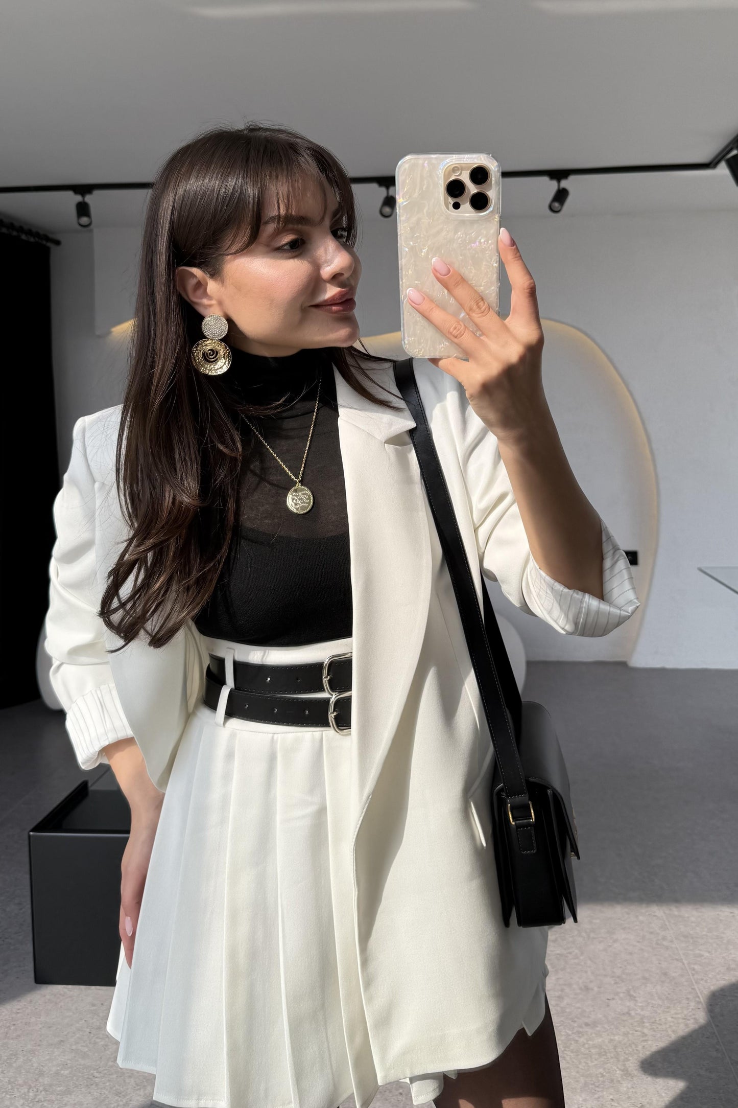 Armendo Beyaz Poliviskon Blazer Ceket