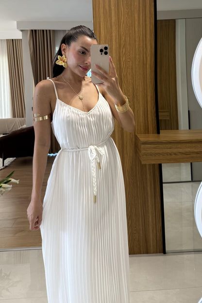 Astraia Beyaz Piliseli İp Askılı Uzun Elbise