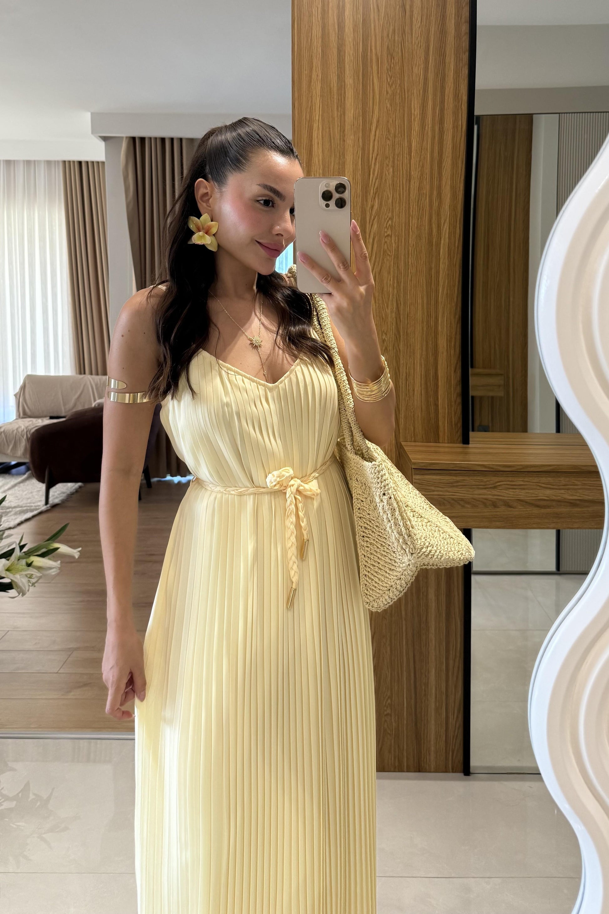 Astraia Sarı Piliseli İp Askılı Uzun Elbise