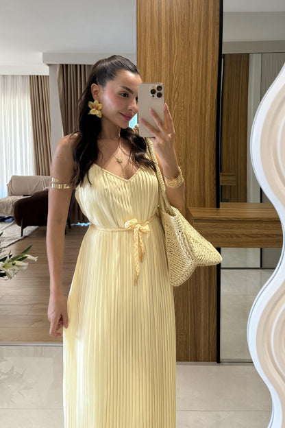 Astraia Sarı Piliseli İp Askılı Uzun Elbise