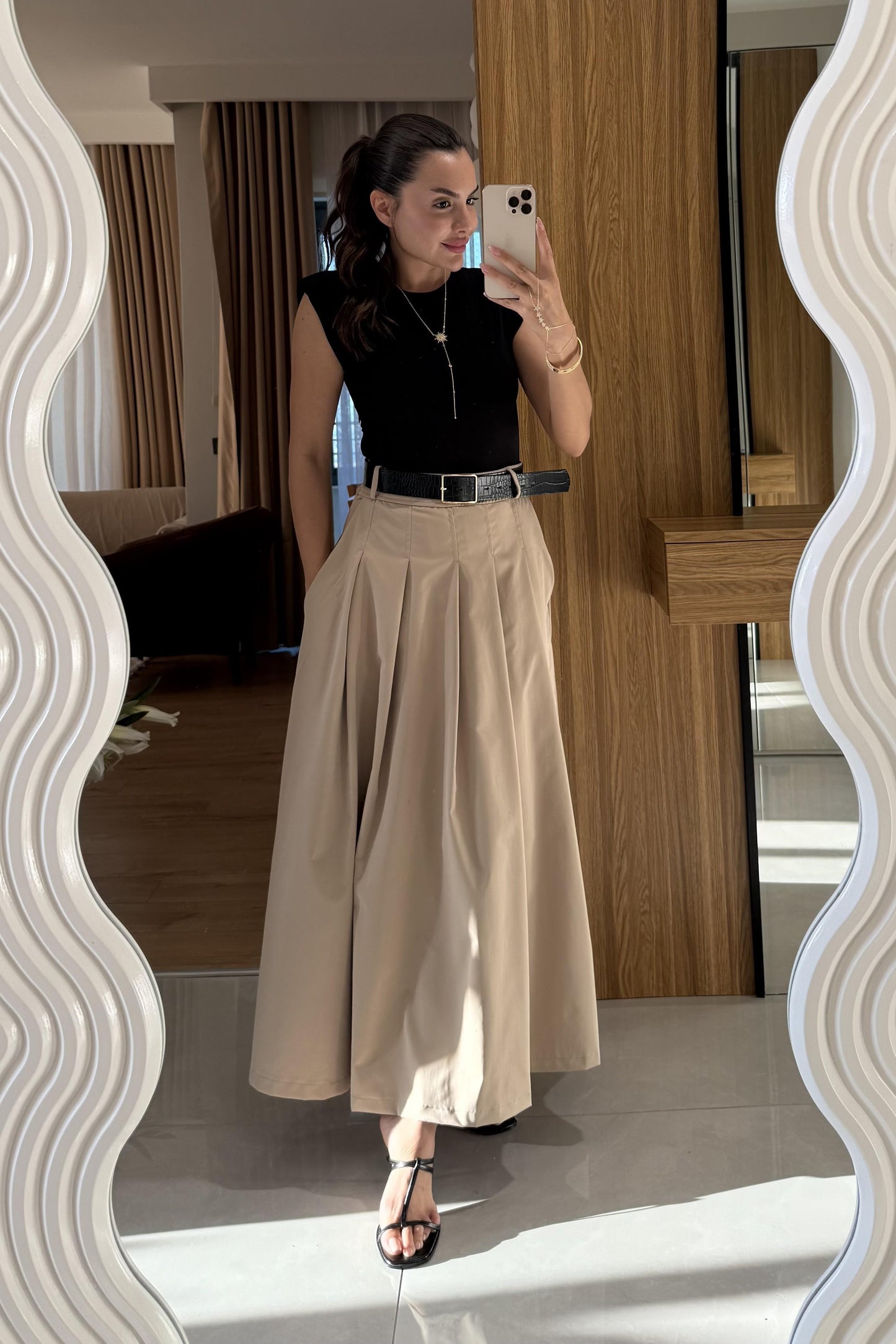 Aurenya Vatkalı Ve Kemerli Kontrast elbise