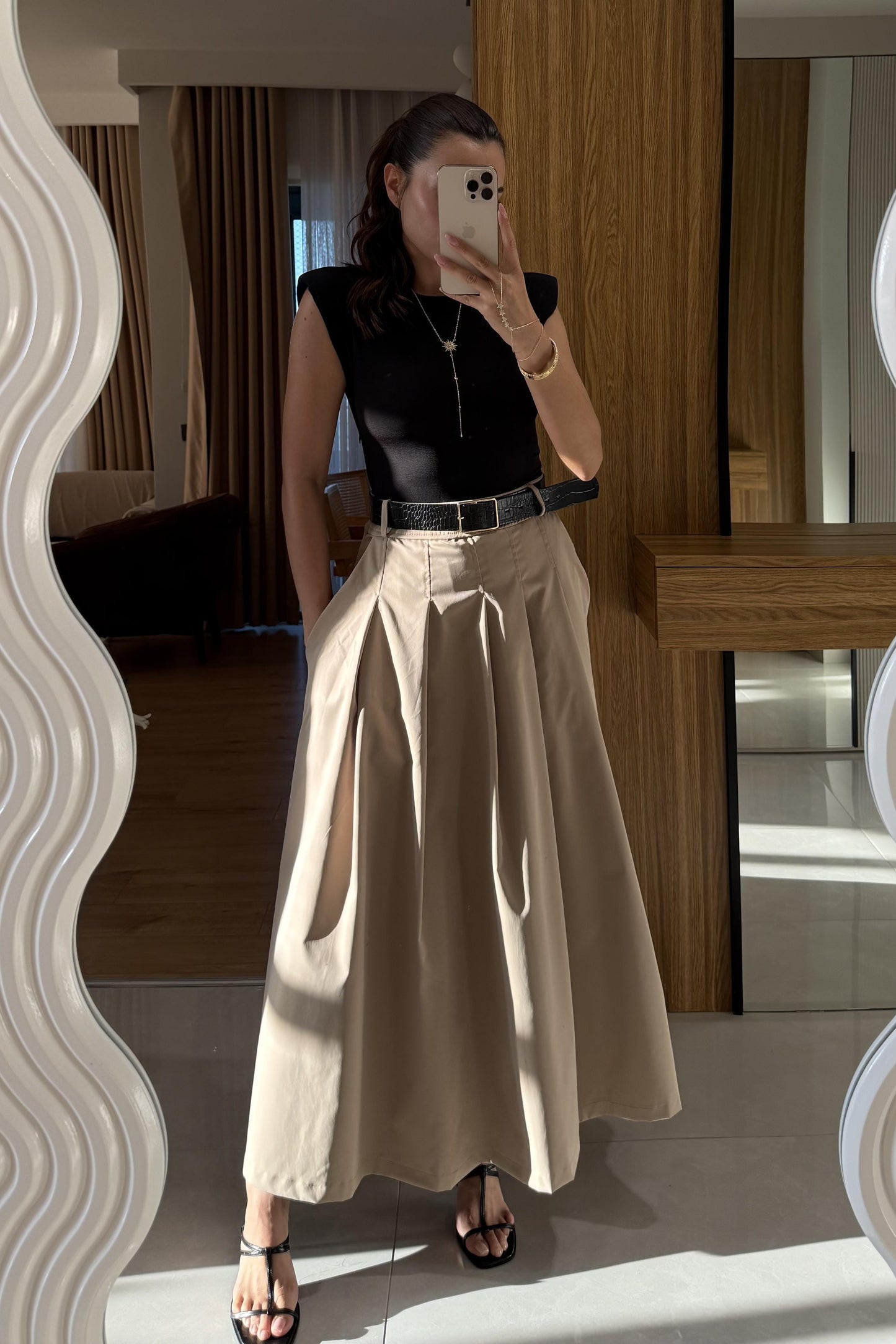 Aurenya Vatkalı Ve Kemerli Kontrast elbise