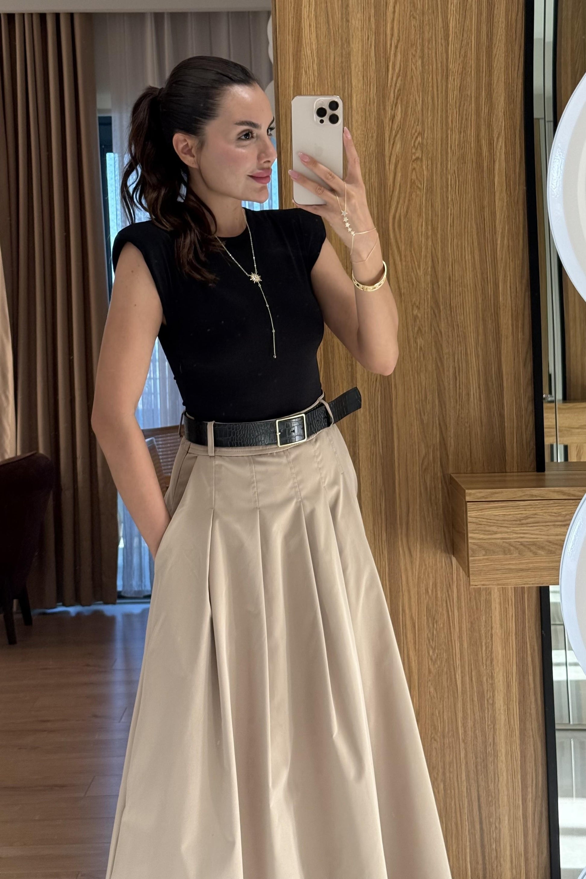 Aurenya Vatkalı Ve Kemerli Kontrast elbise