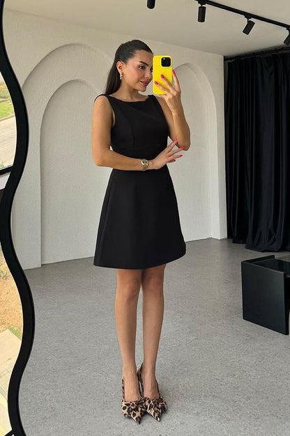 Avia Sırt Dekolteli Mini Elbise-Siyah