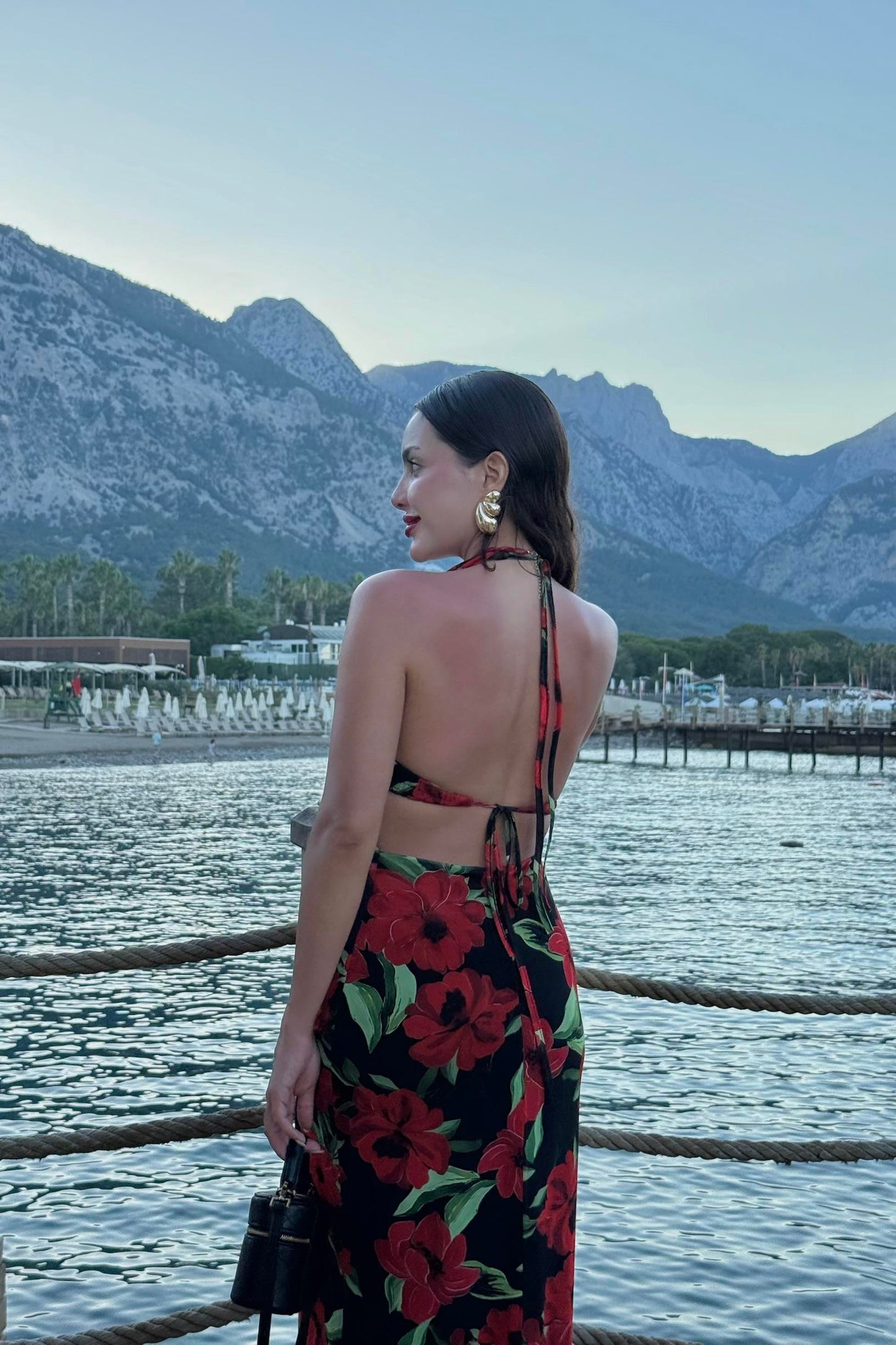 Bahama Kırmızı Güllü Sırt Dekolteli Elbise