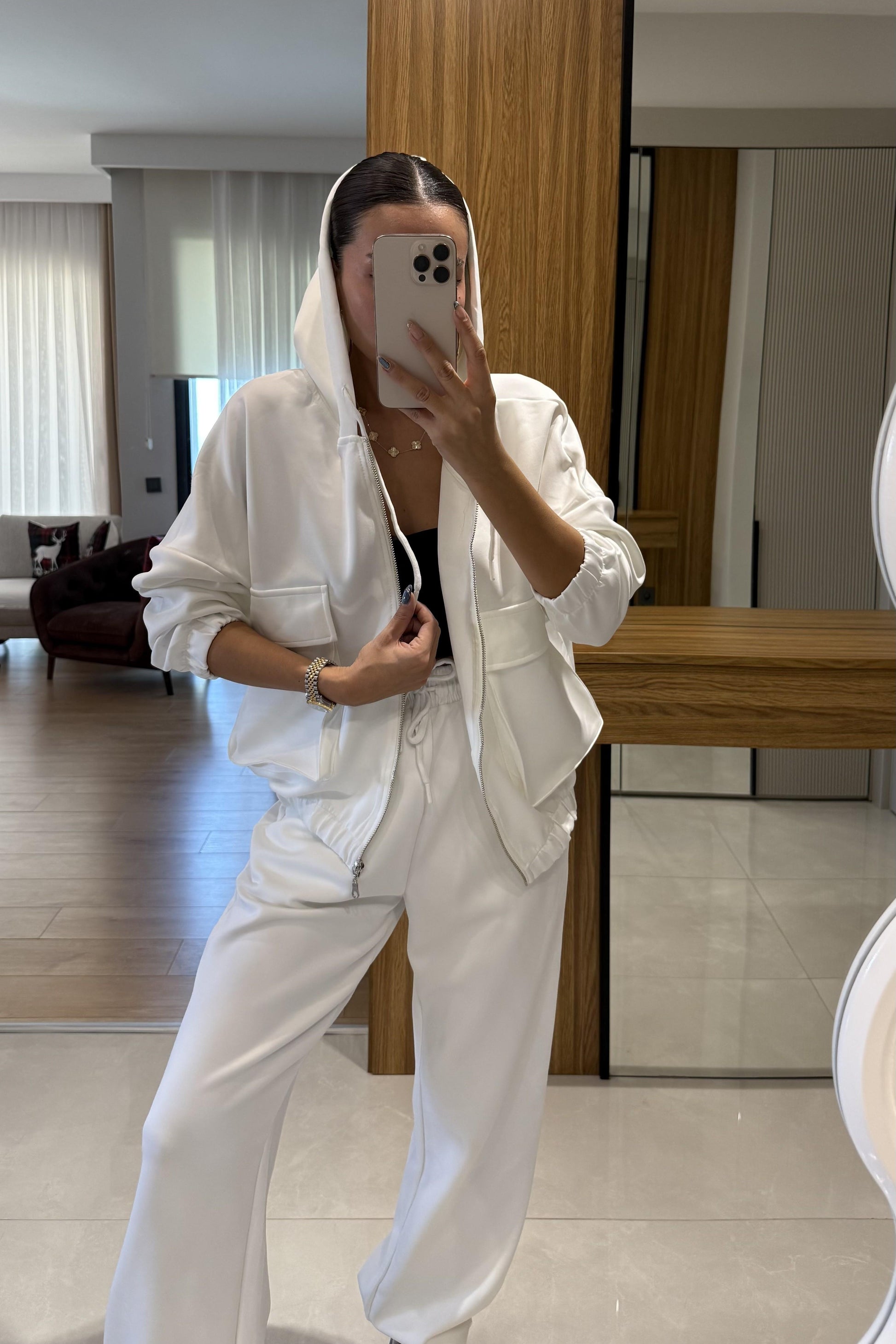 Balvin Beyaz Kapüşonlu Eşofman Takımı