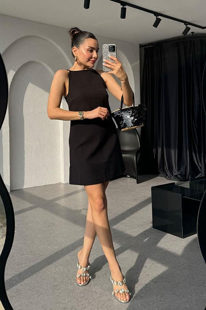 Belicia Şerit Detaylı Siyah Elbise