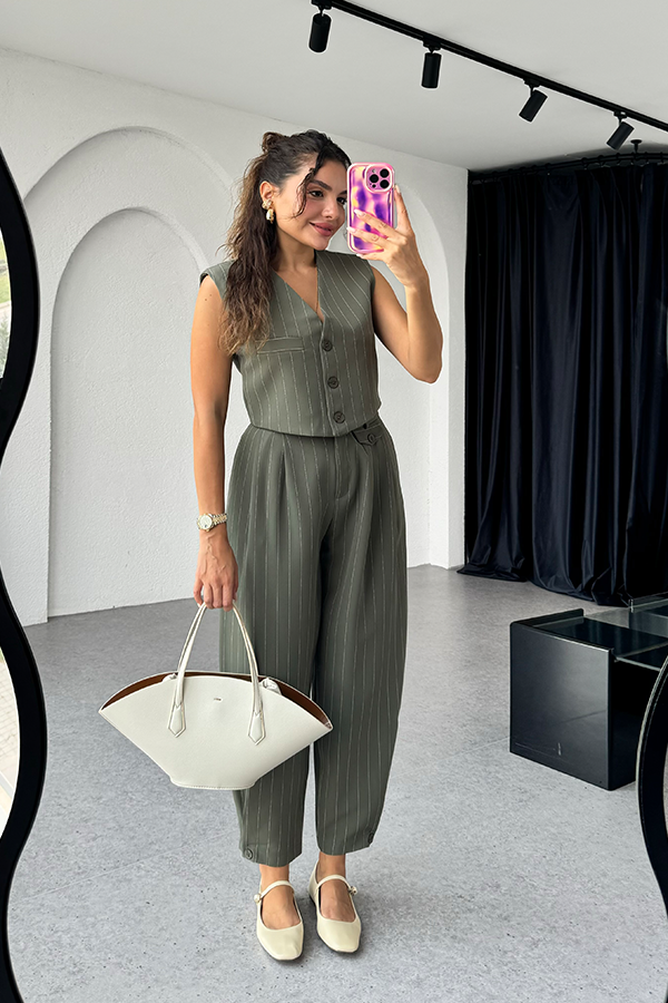 Berlin haki çizgili yelekli premium takım