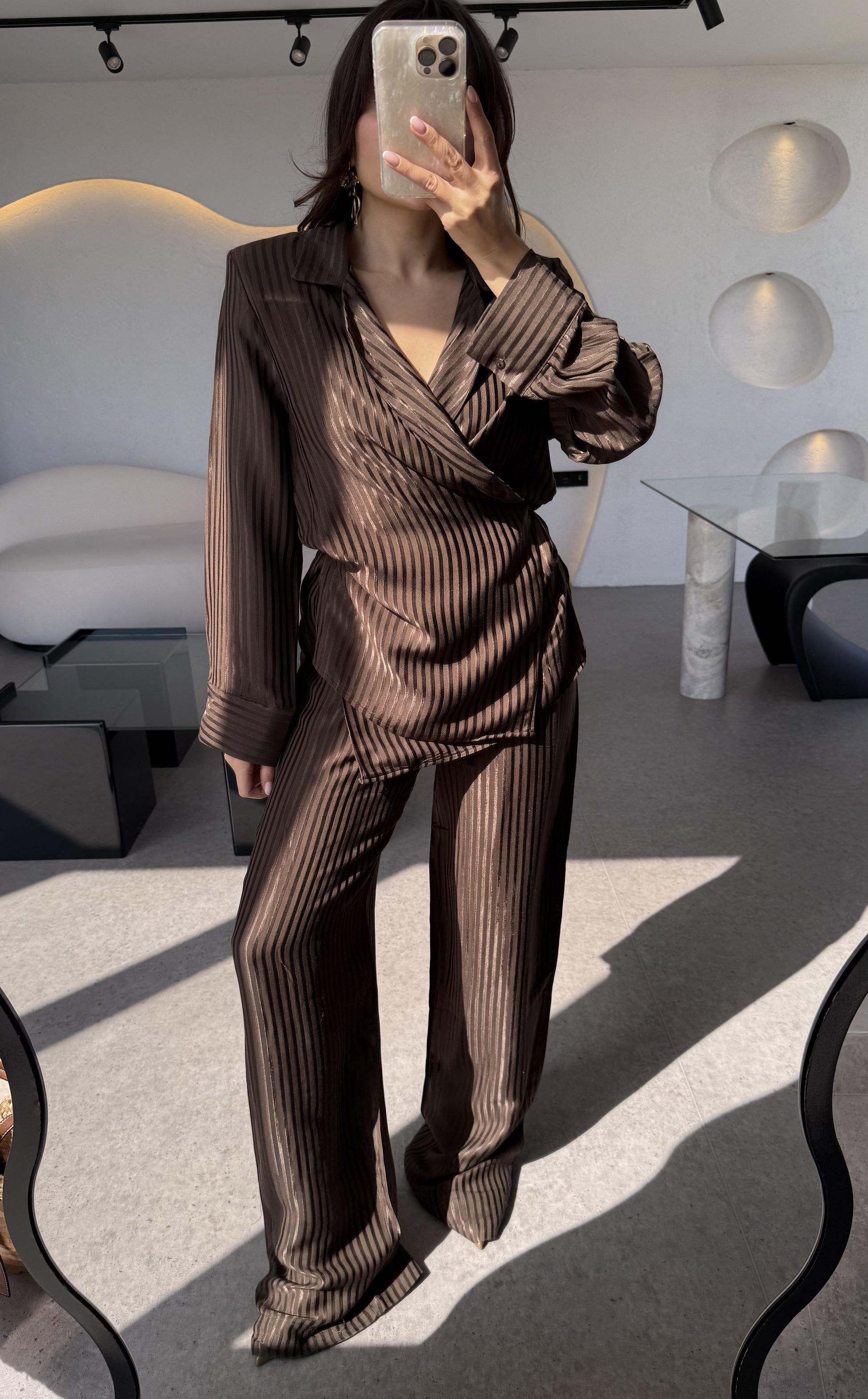 Bethani Kahve Vatkalı Şeritli Saten Dokulu Takım