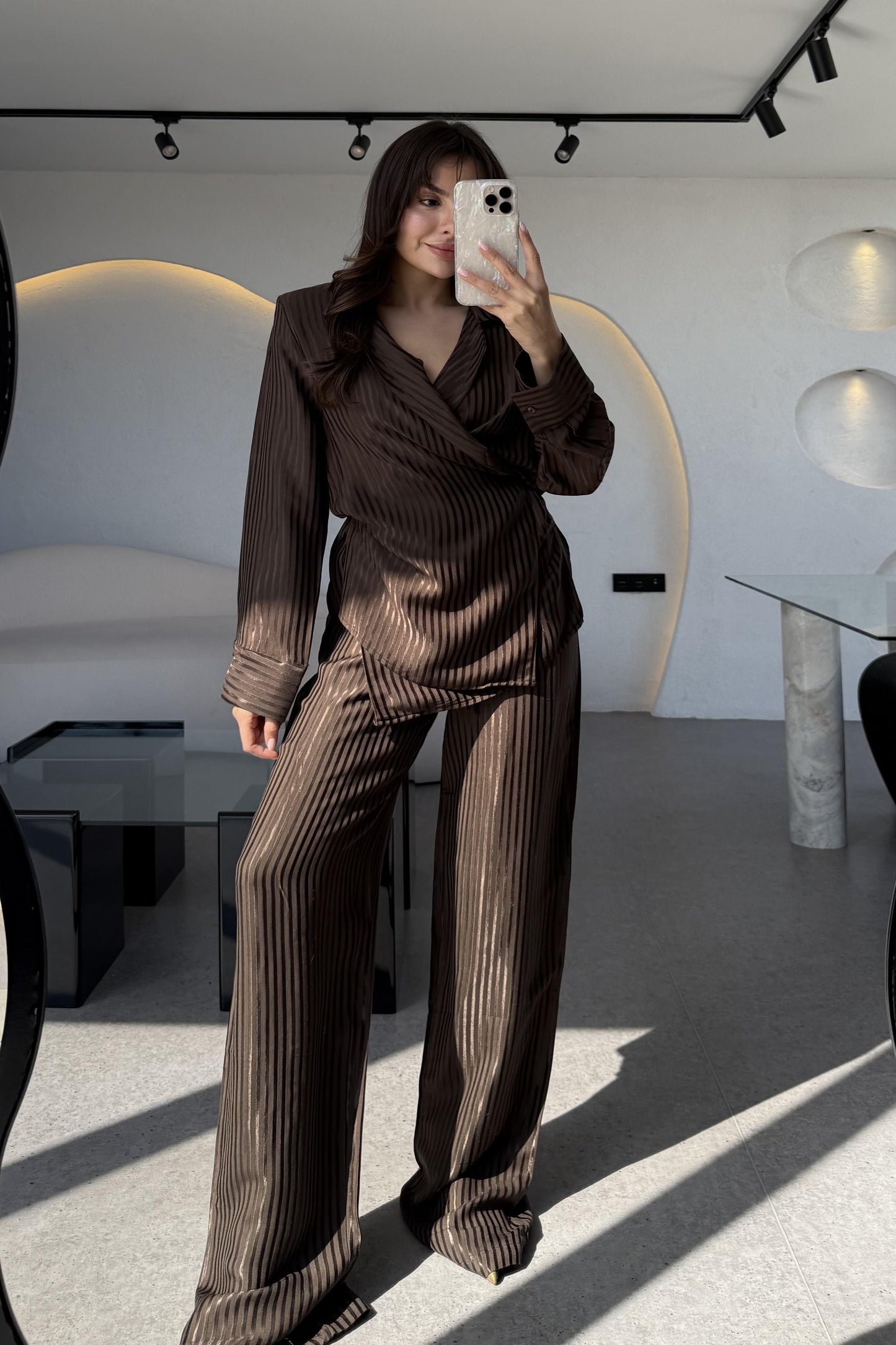 Bethani Kahve Vatkalı Şeritli Saten Dokulu Takım