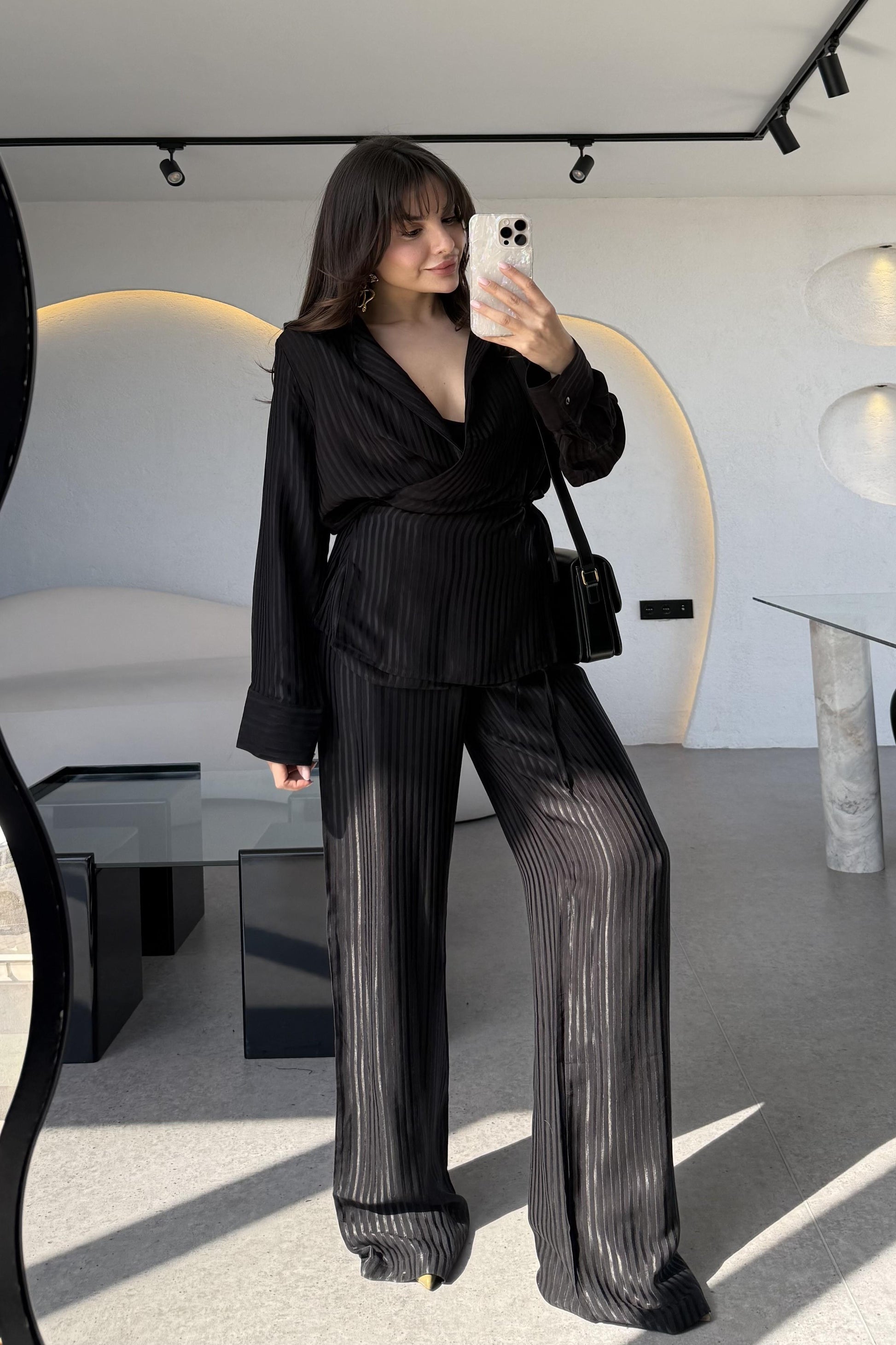 Bethani Siyah Vatkalı Şeritli Saten Dokulu Takım