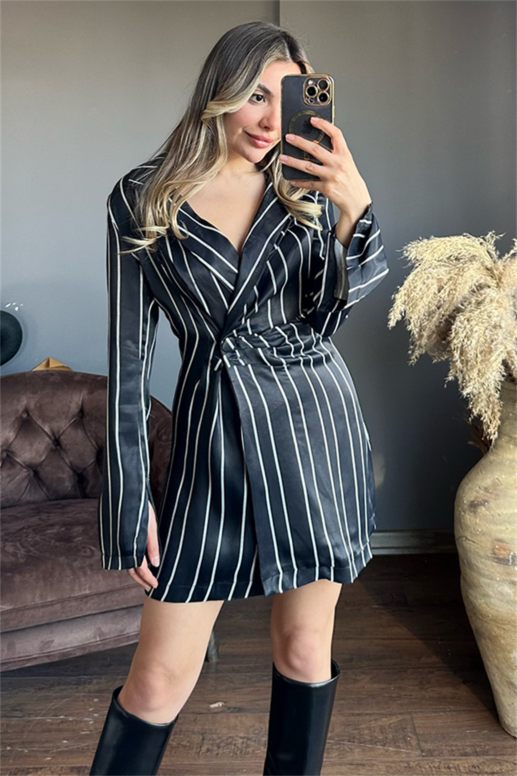 Beyaz çizgili lacivert saten blazer ceket