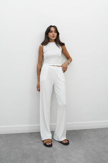 BEYAZ DOKULU BLUZ PANTOLON TAKIM