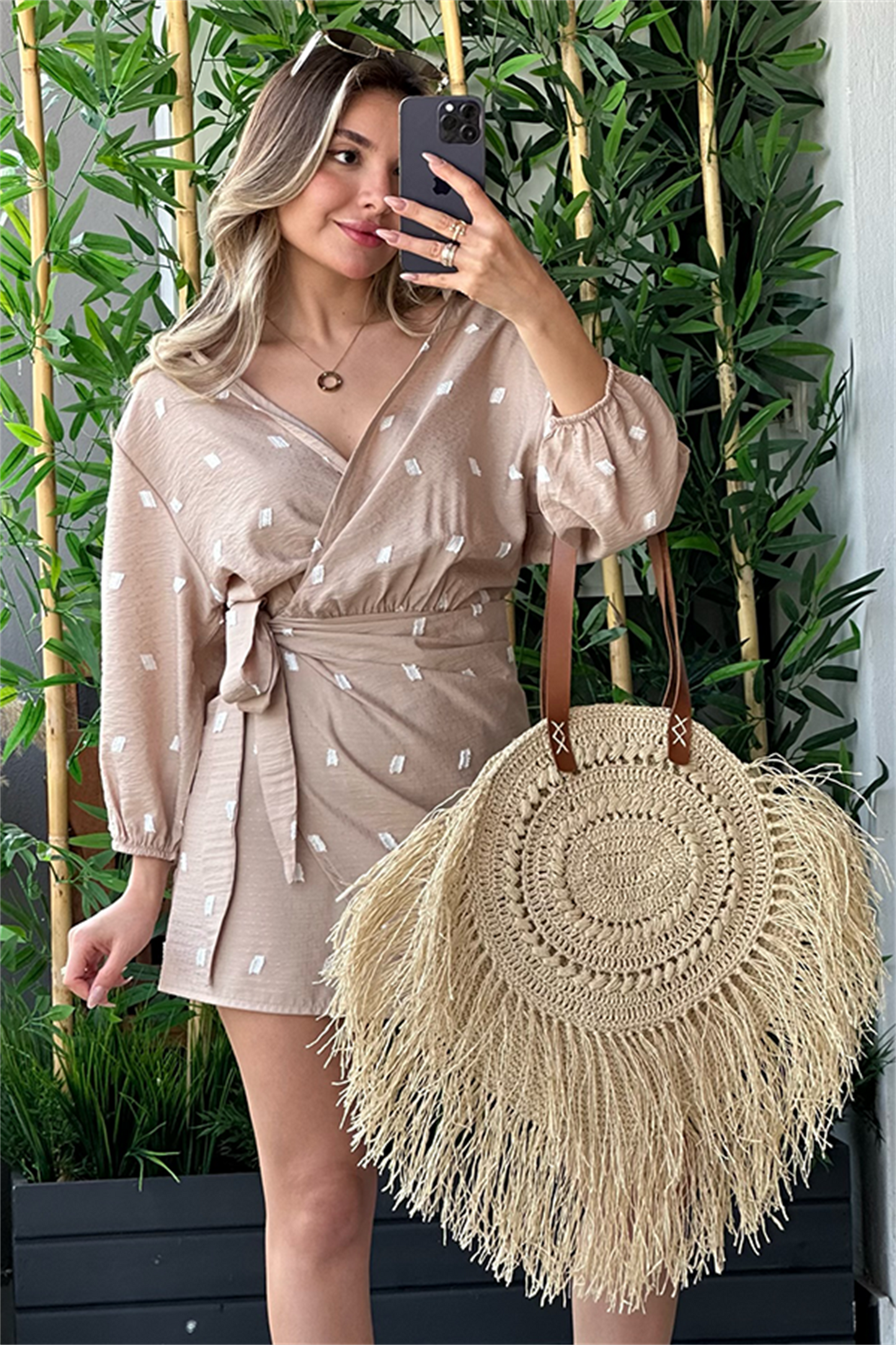 Beyaz noktalı krem keten elbise