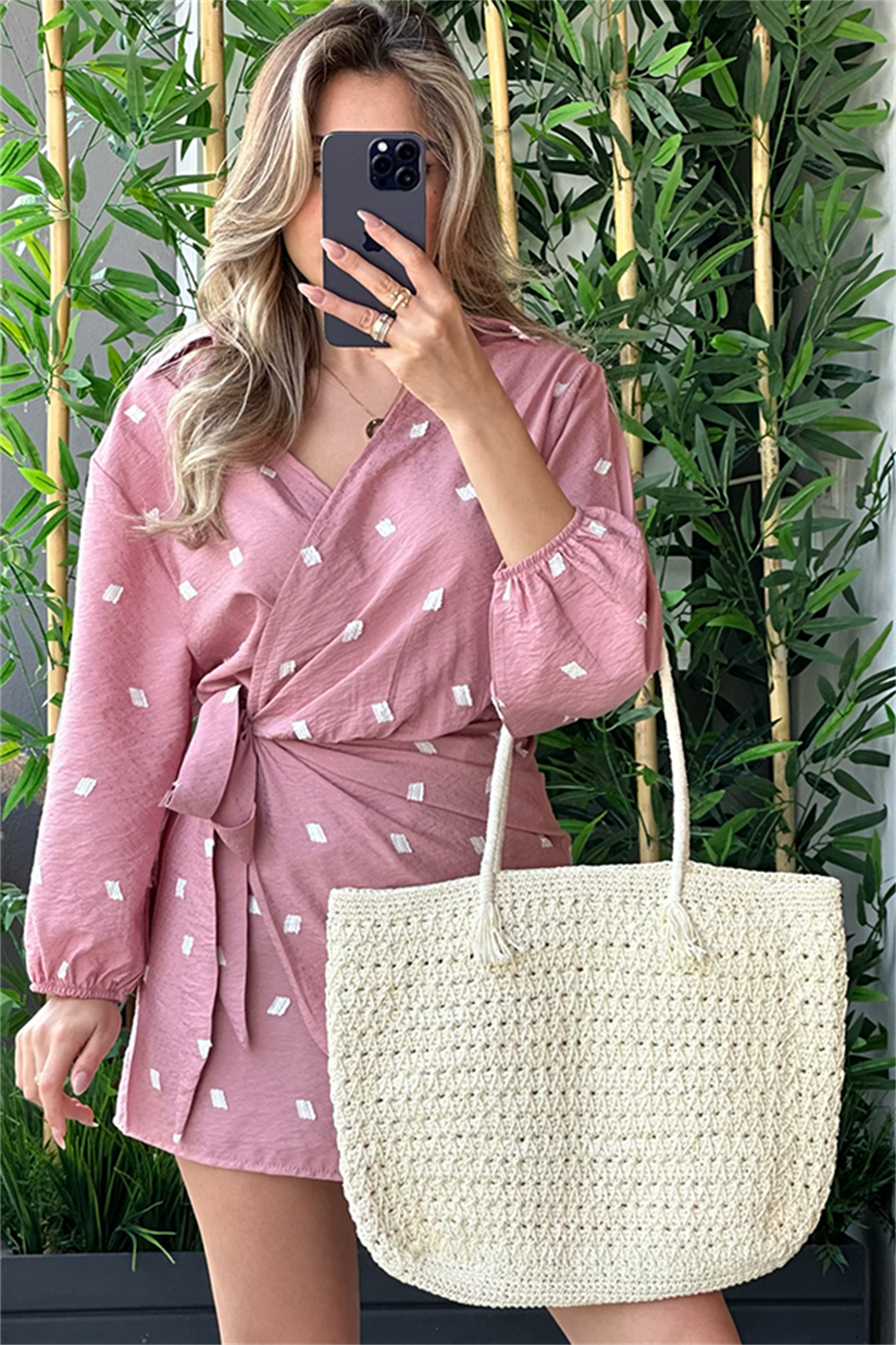 Beyaz noktalı pudra pembesi keten elbise