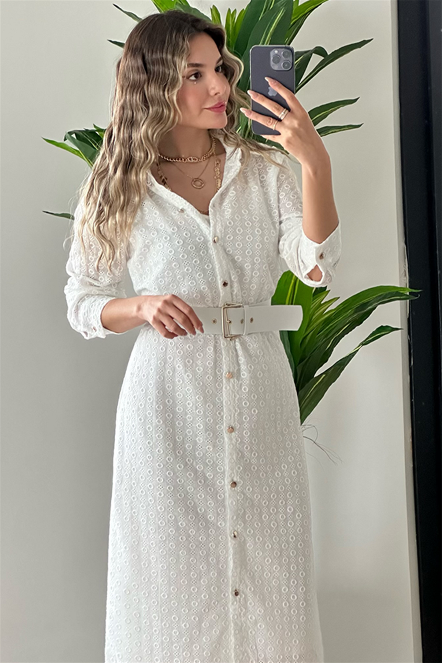 Beyaz önden full düğmeli güpürlü elbise