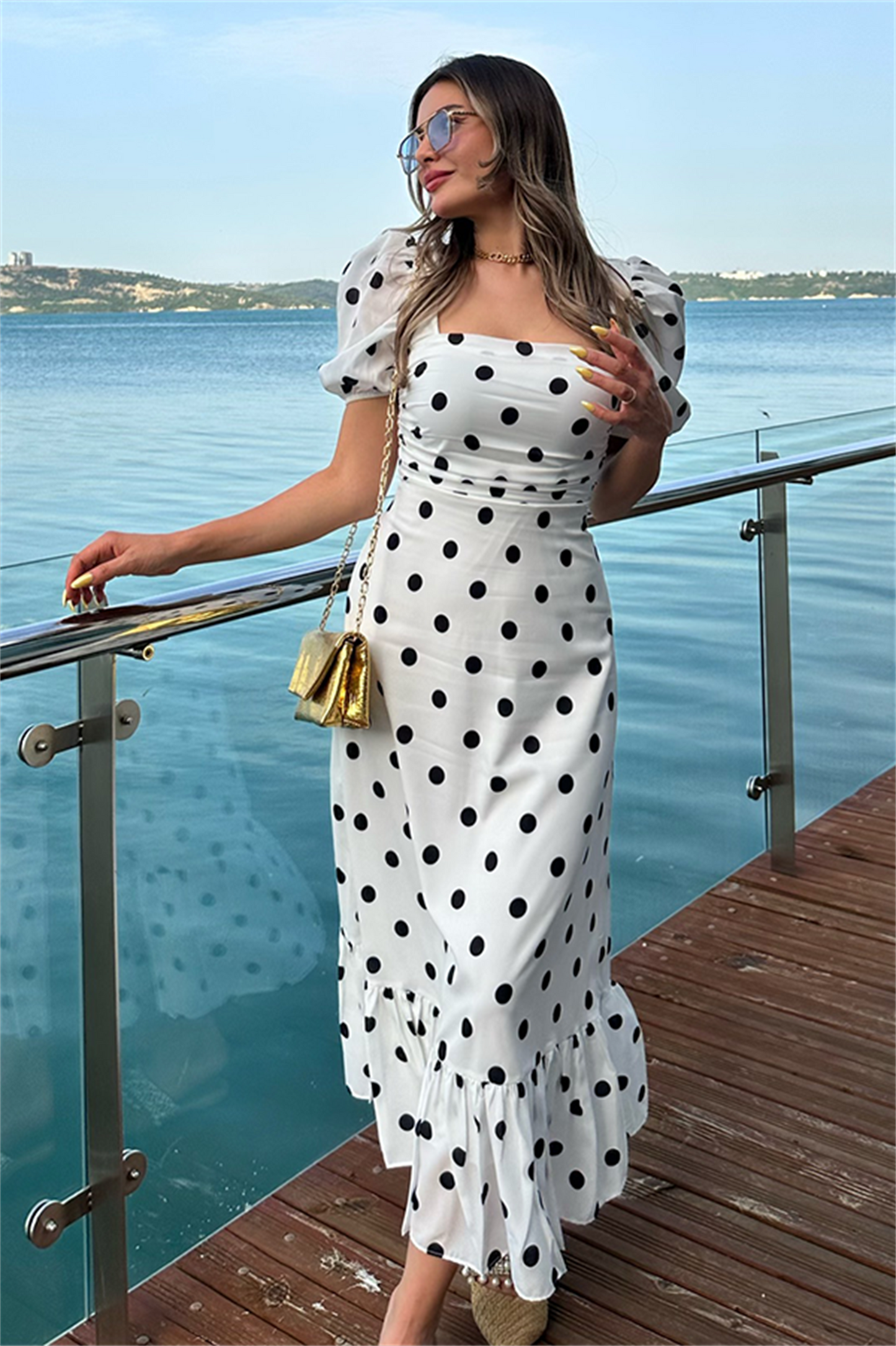 Beyaz puantiyeli tasarım midi elbise