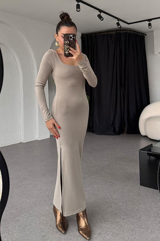 Bianca Taş Kare Yaka Yırtmaçlı Elbise