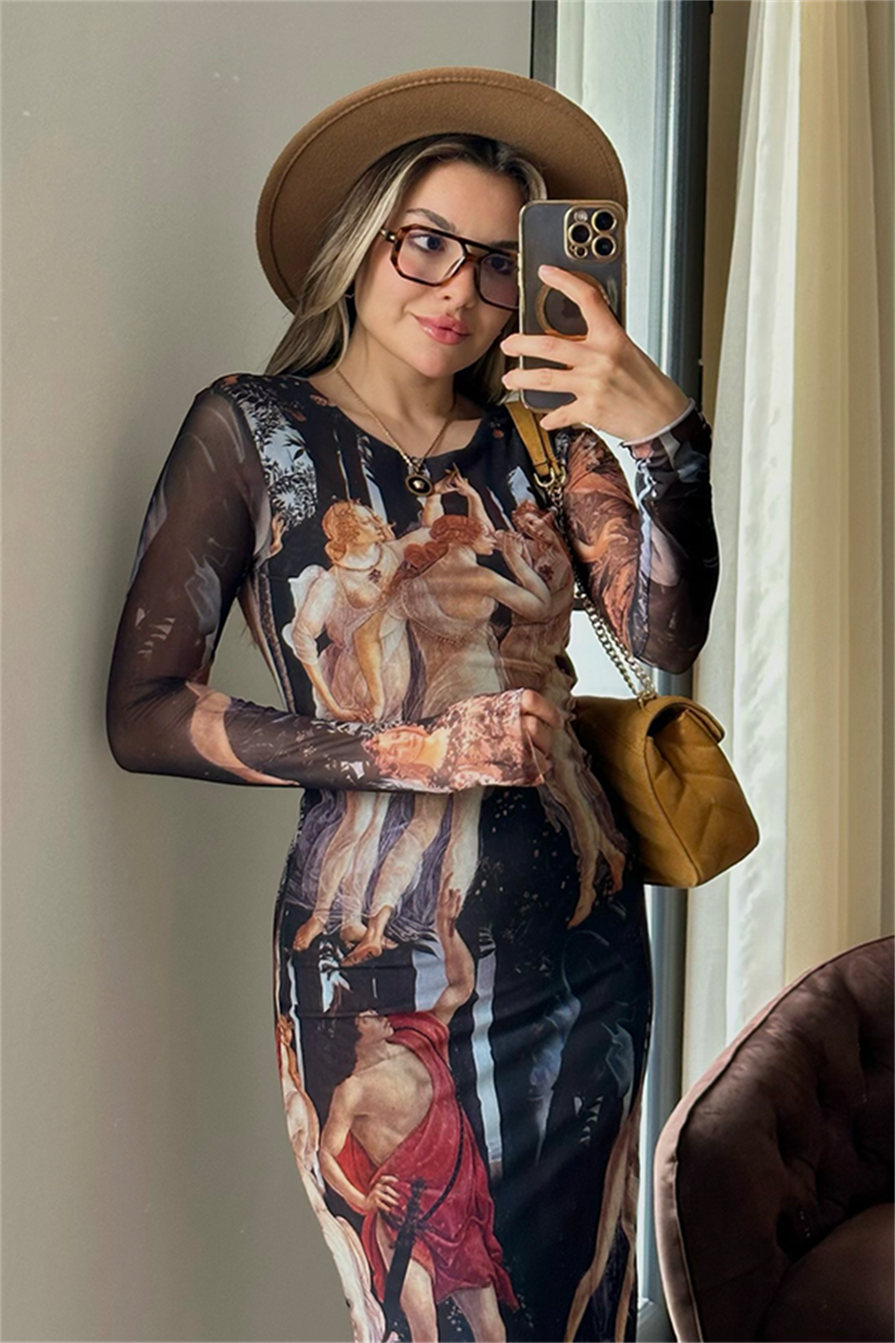 Boleyn figürlü tül kalem elbise