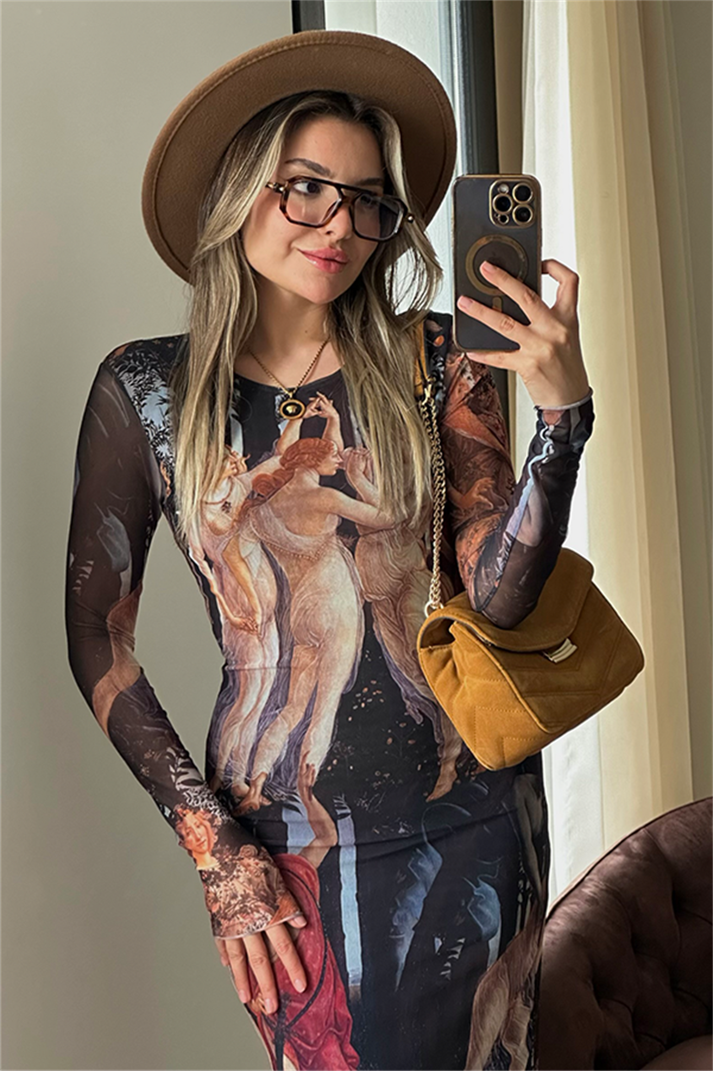 Boleyn figürlü tül kalem elbise