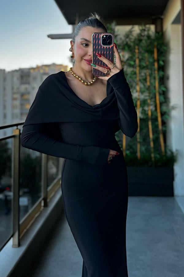 Care Kapüşonlu Degaje Yaka Elbise